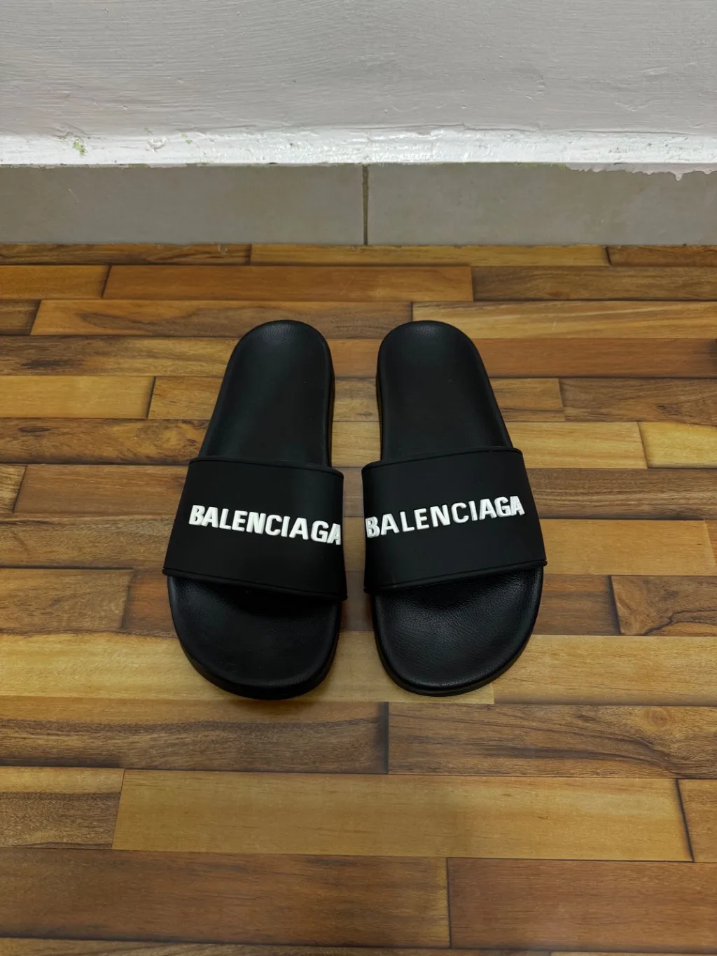 BALENCIAGA SLIDES 🖤