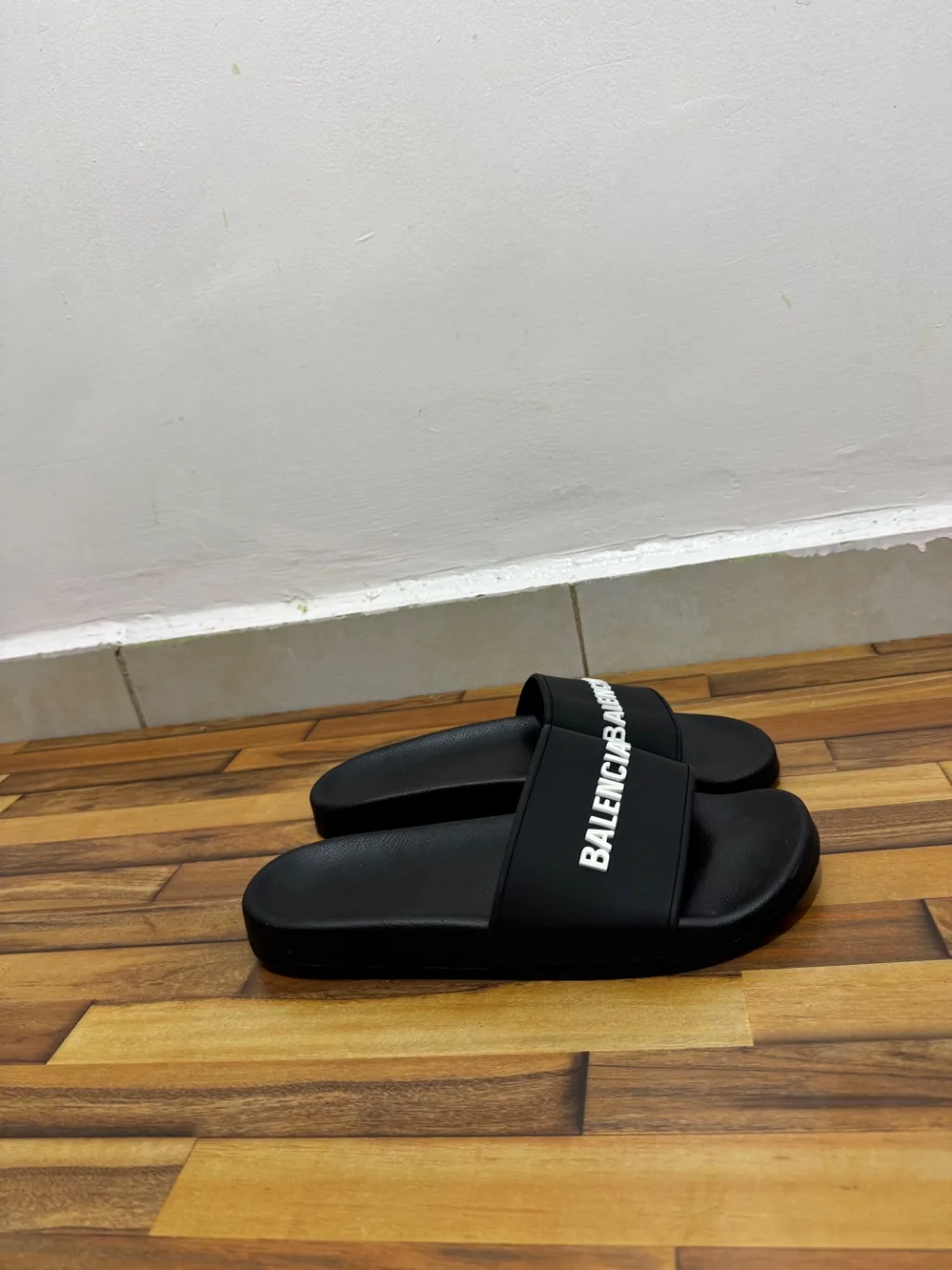 BALENCIAGA SLIDES 🖤