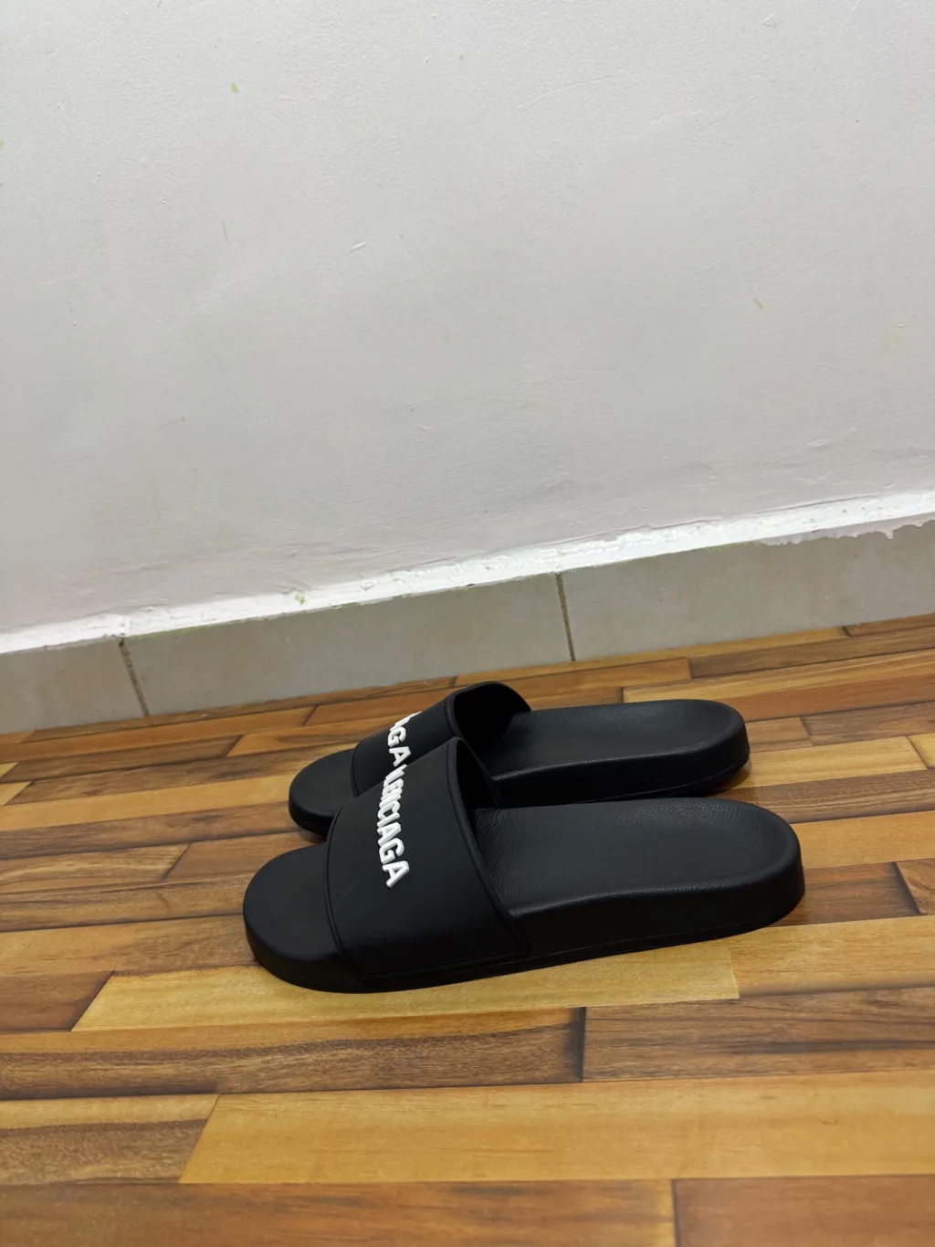BALENCIAGA SLIDES 🖤