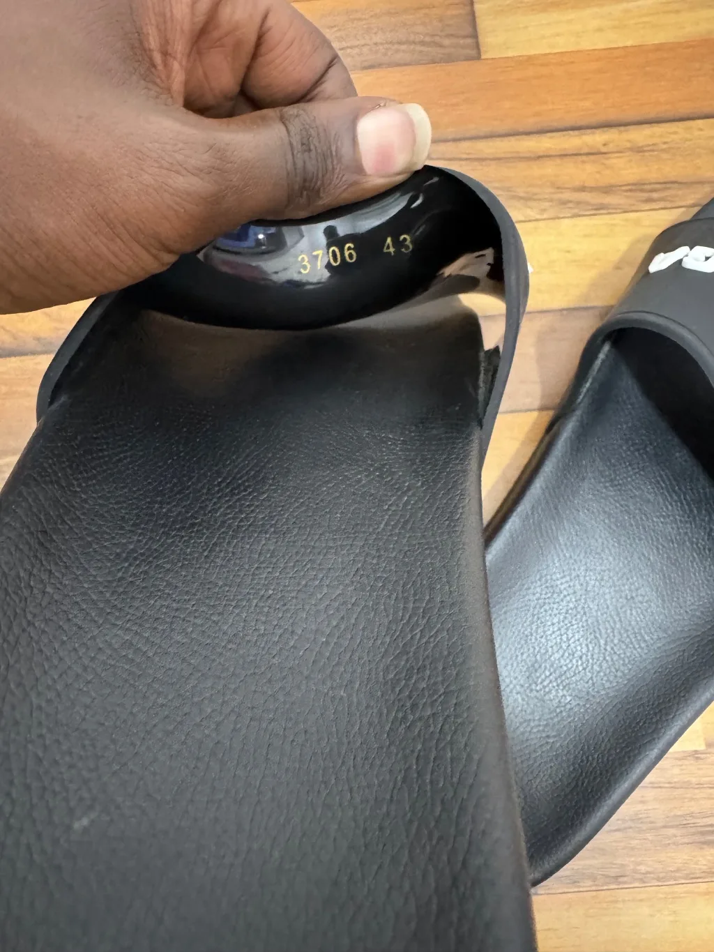 BALENCIAGA SLIDES 🖤