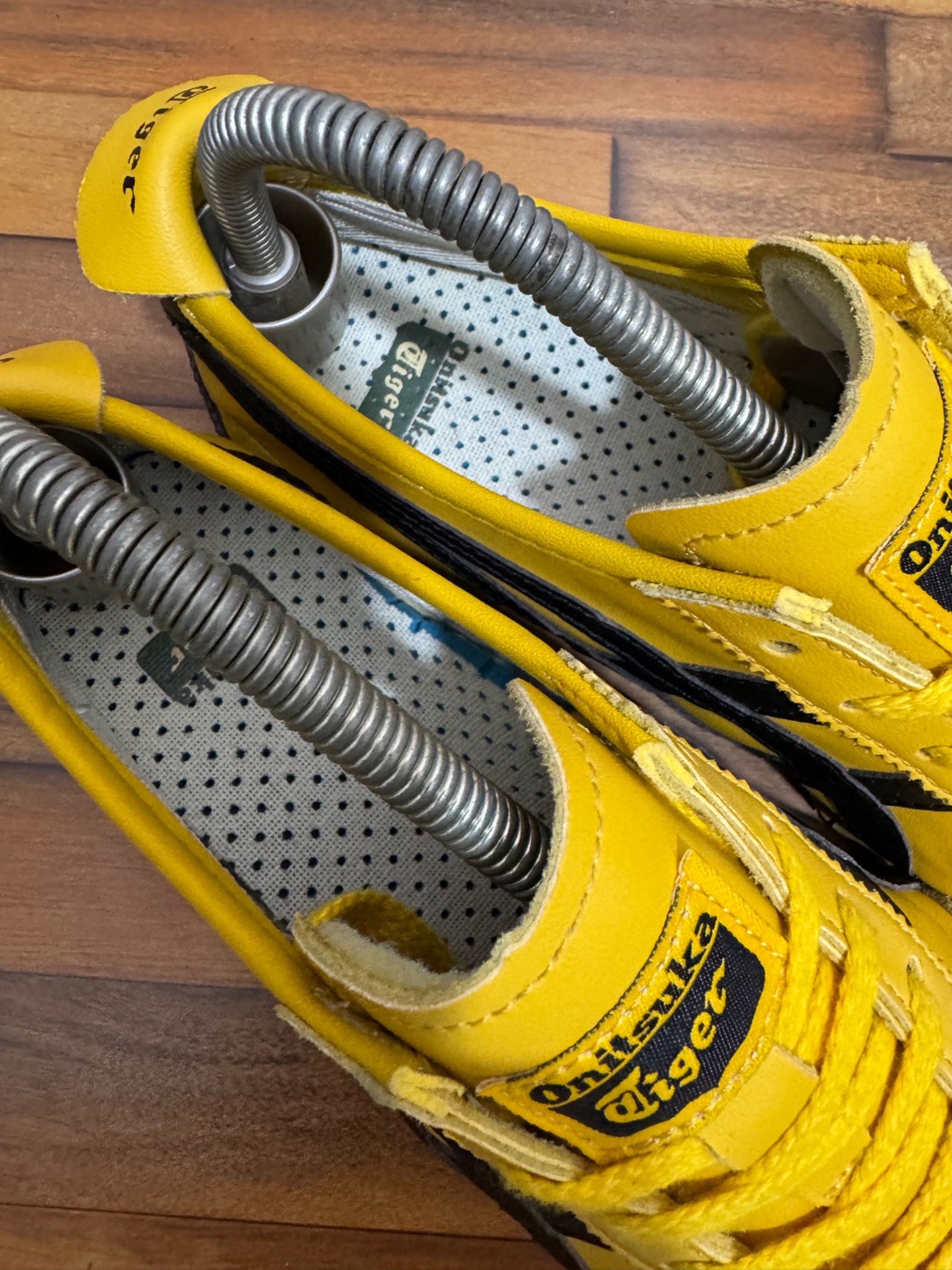 ONITSUKA TIGER 💛