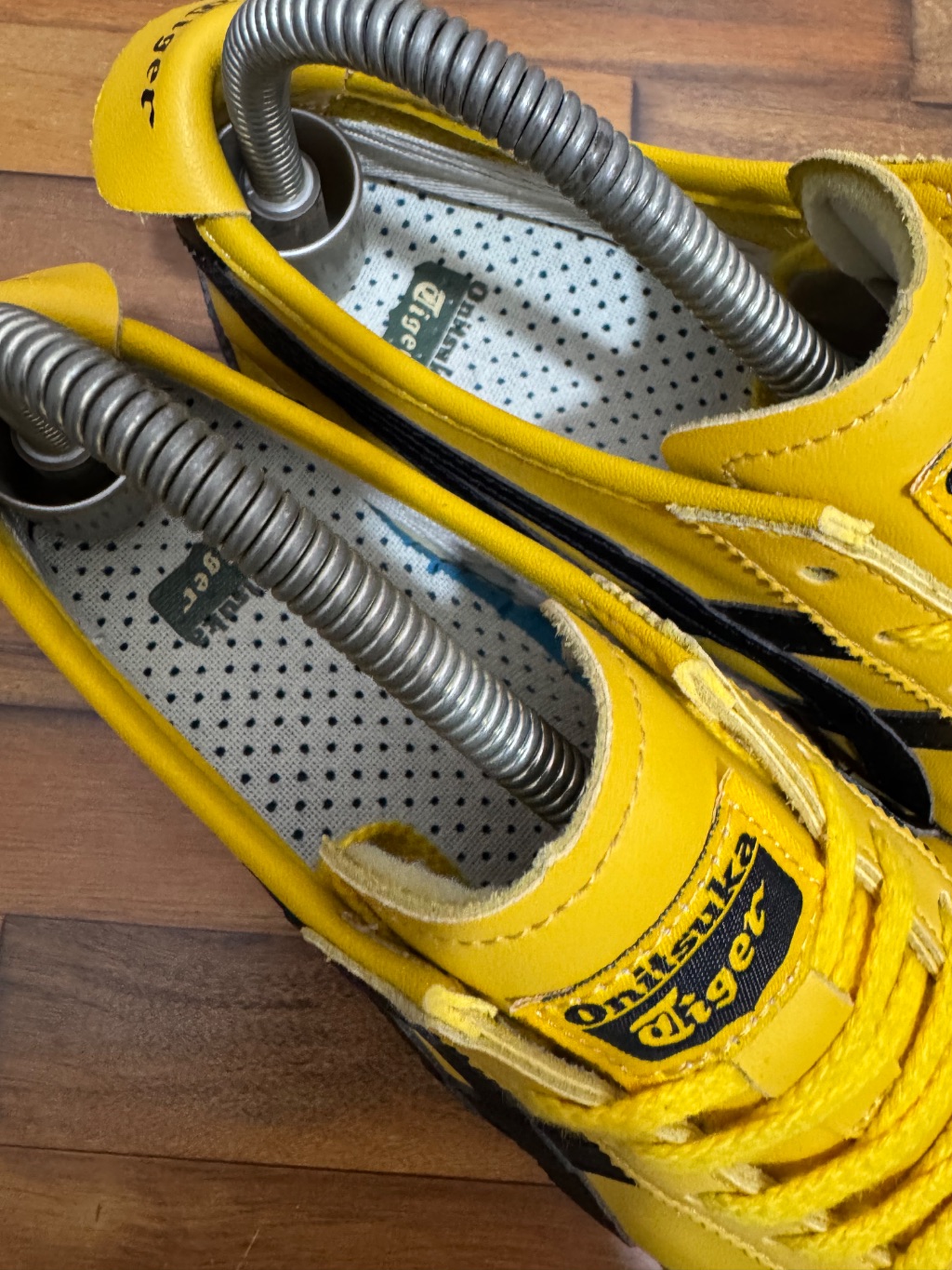 ONITSUKA TIGER 💛