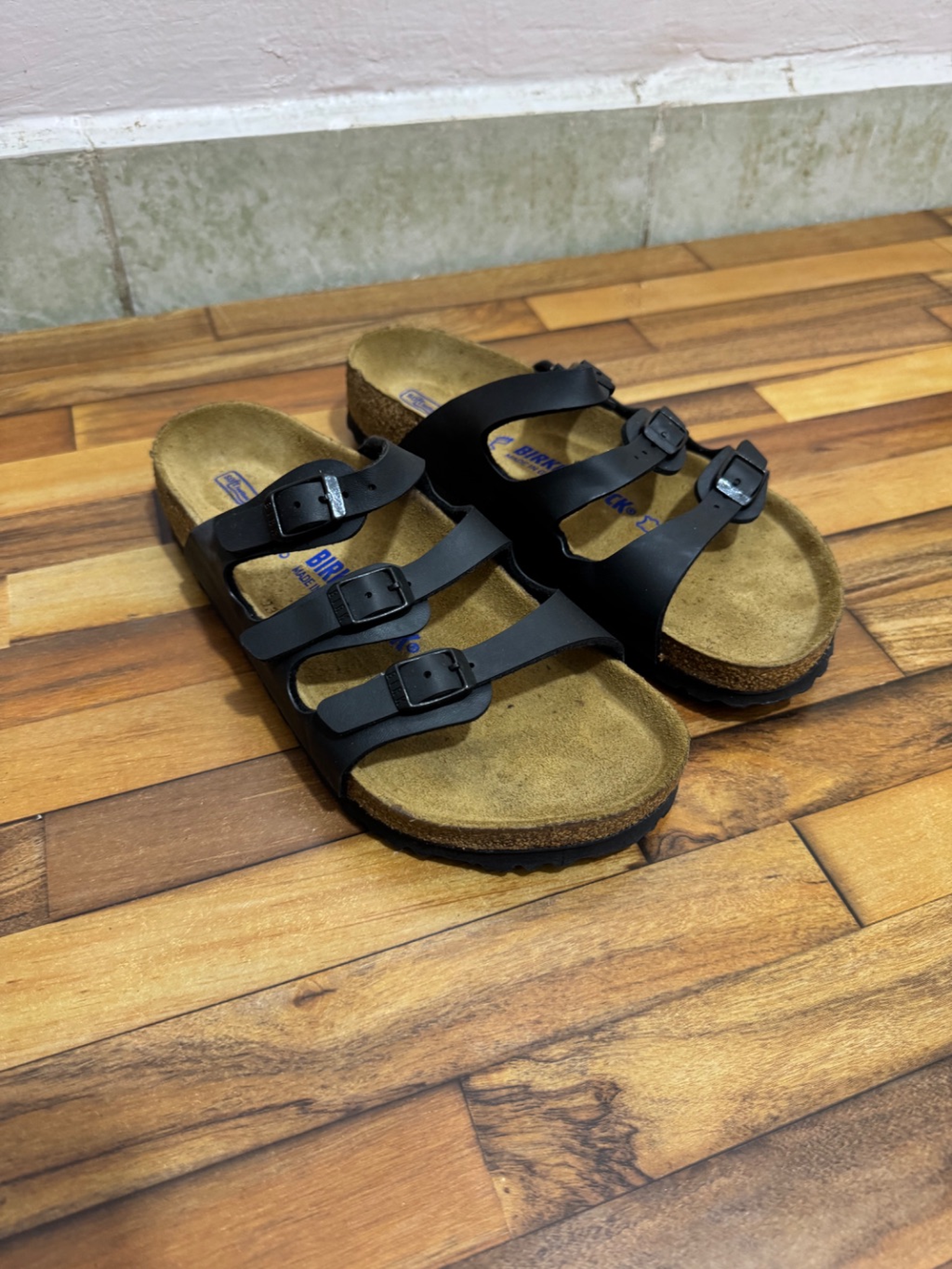 BIRKENSTOCK FLORIDA SOFT FOOTBED SANDALS 🖤