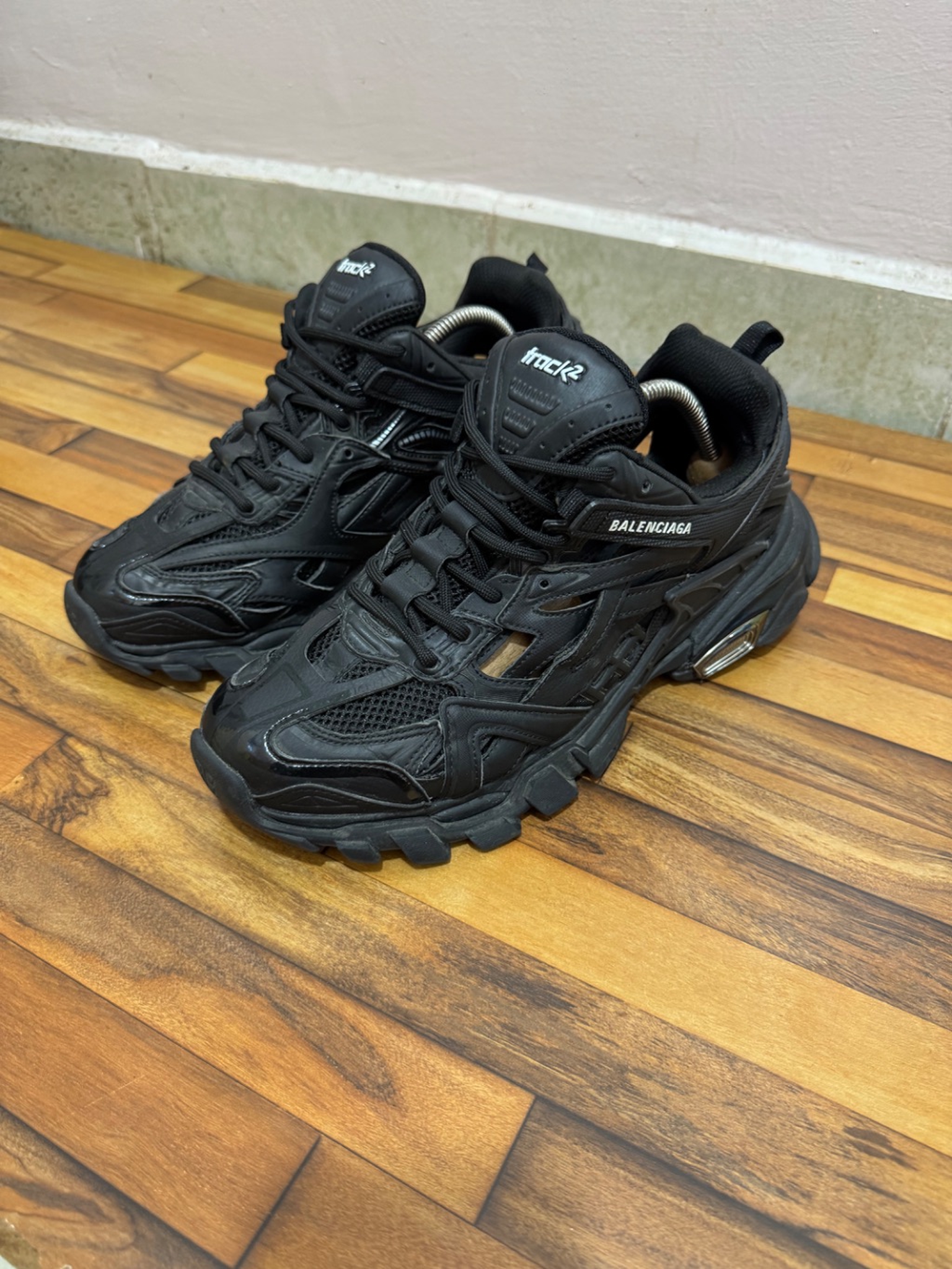 BALENCIAGA TRACK 2 🖤
