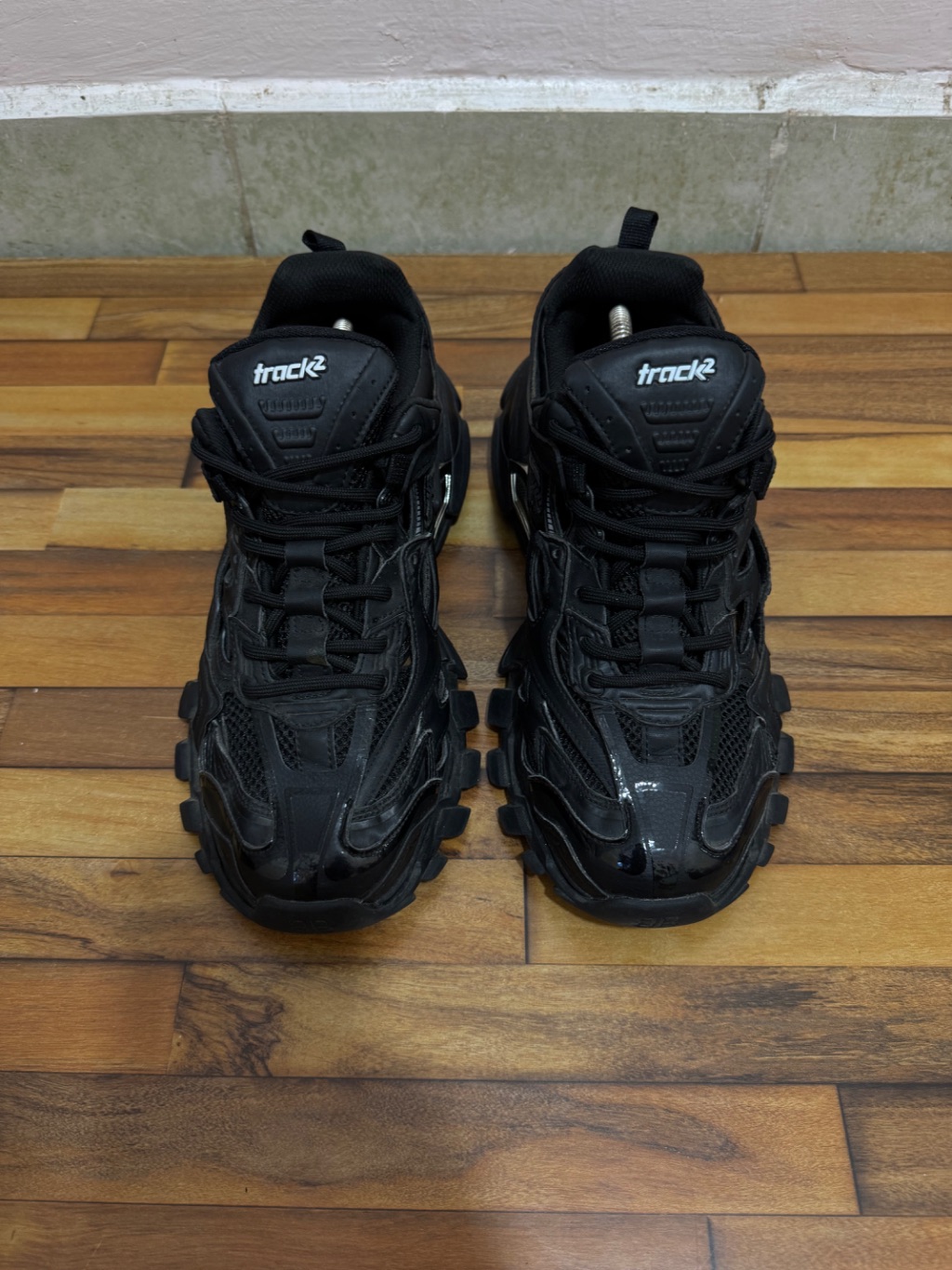 BALENCIAGA TRACK 2 🖤