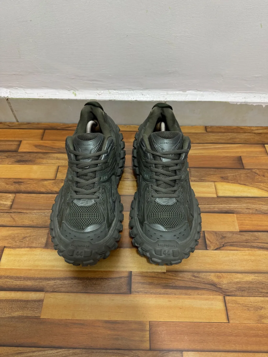 BALENCIAGA DEFENDERS