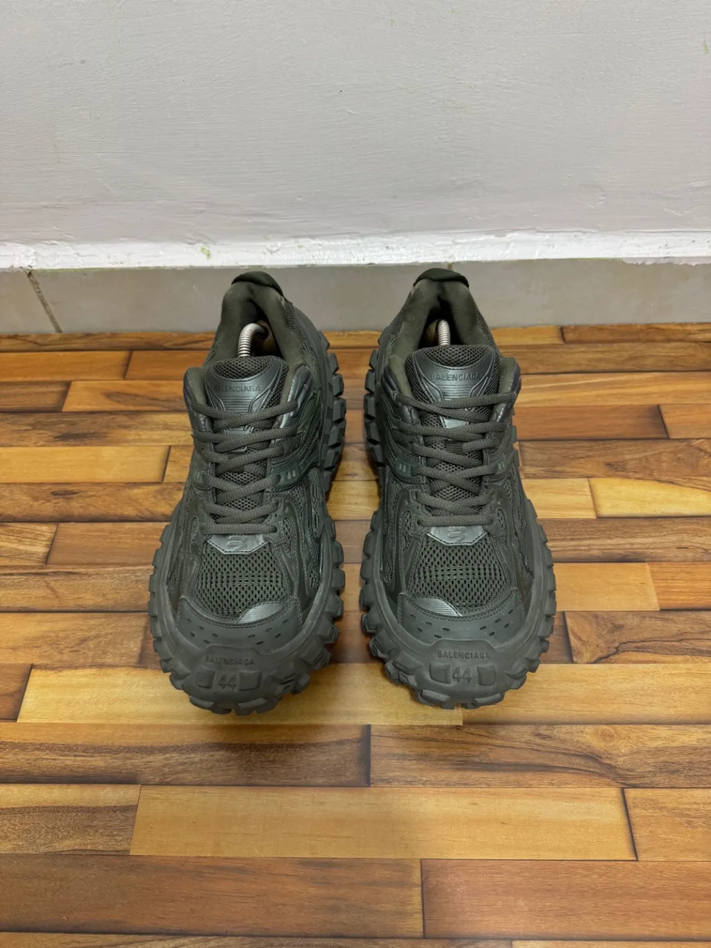 BALENCIAGA DEFENDERS