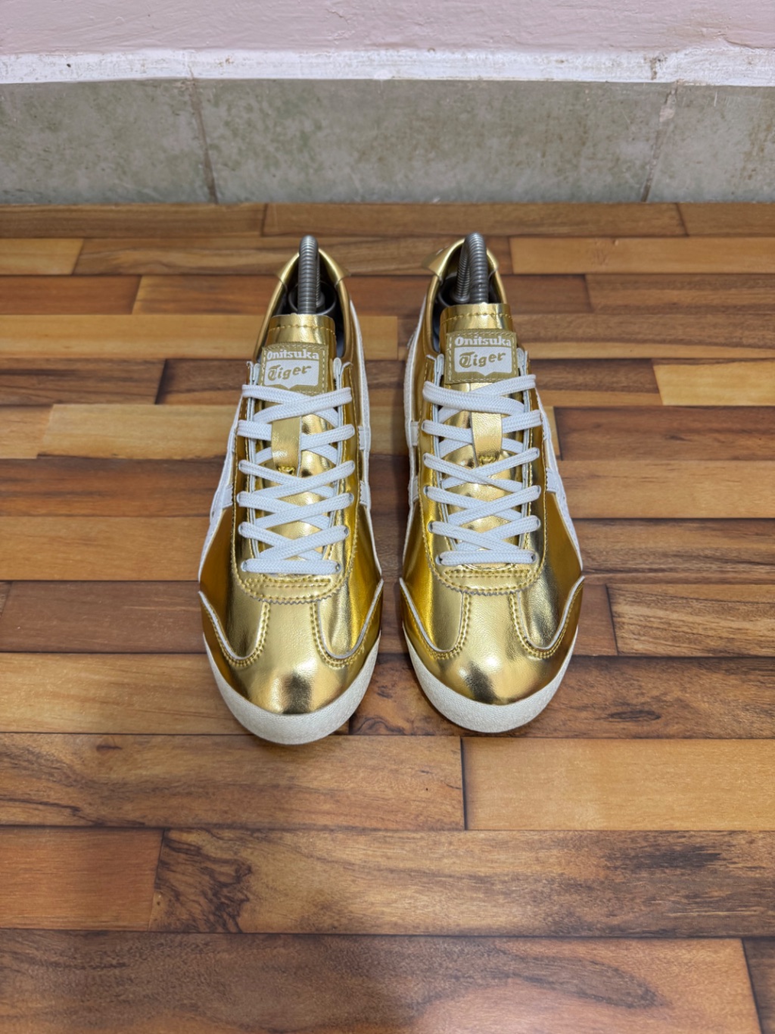 ONITSUKA TIGER