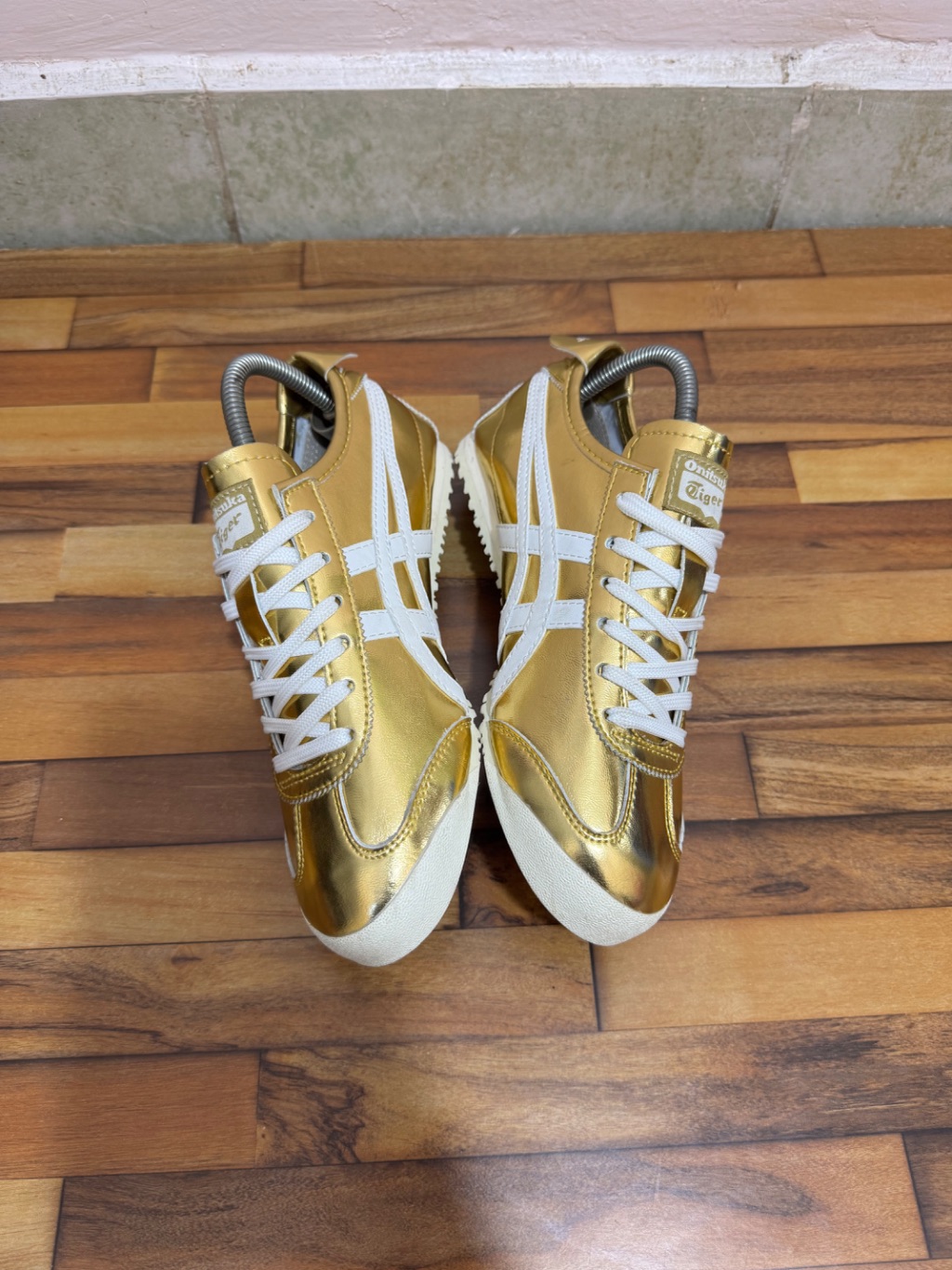 ONITSUKA TIGER