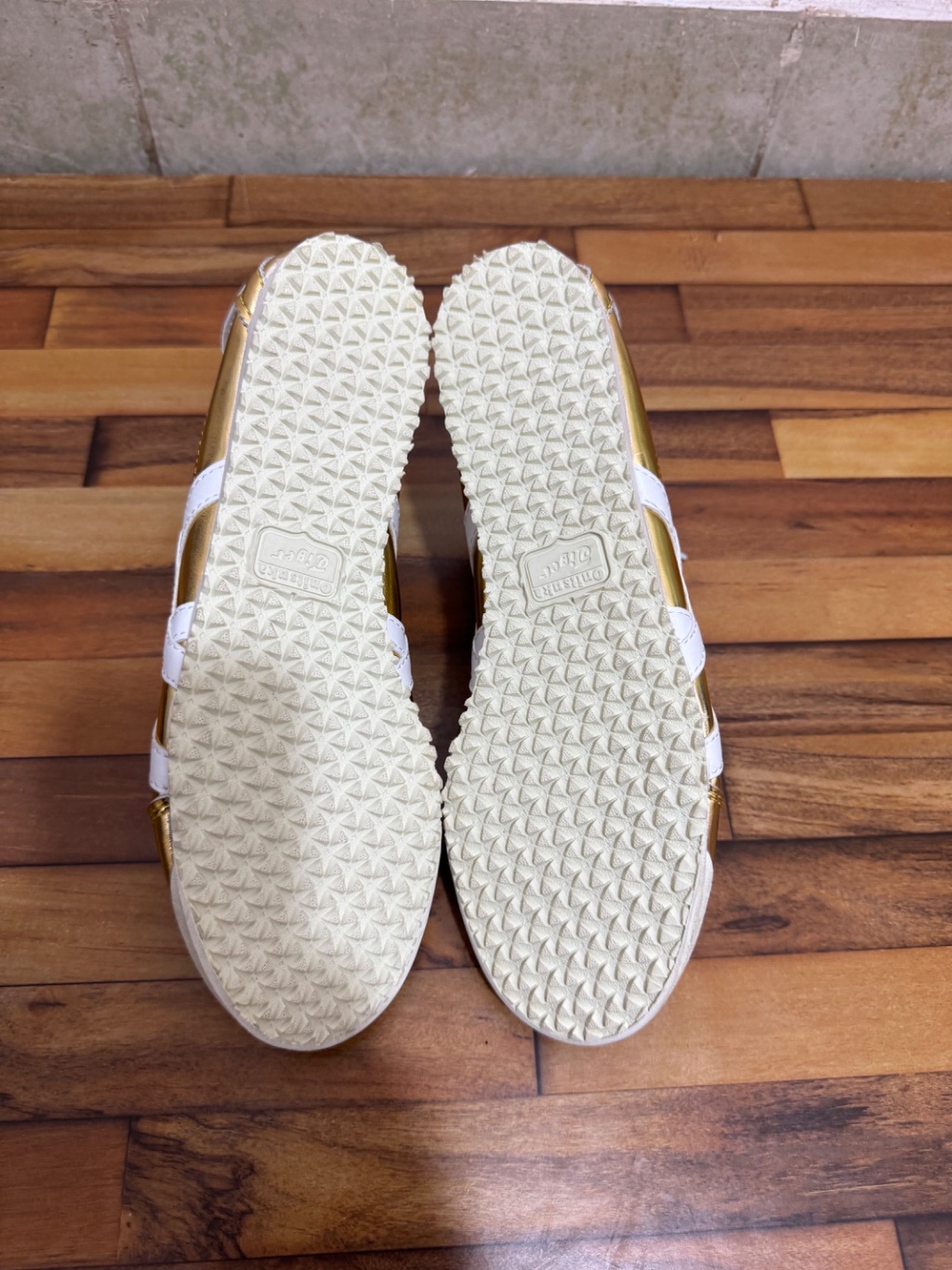 ONITSUKA TIGER
