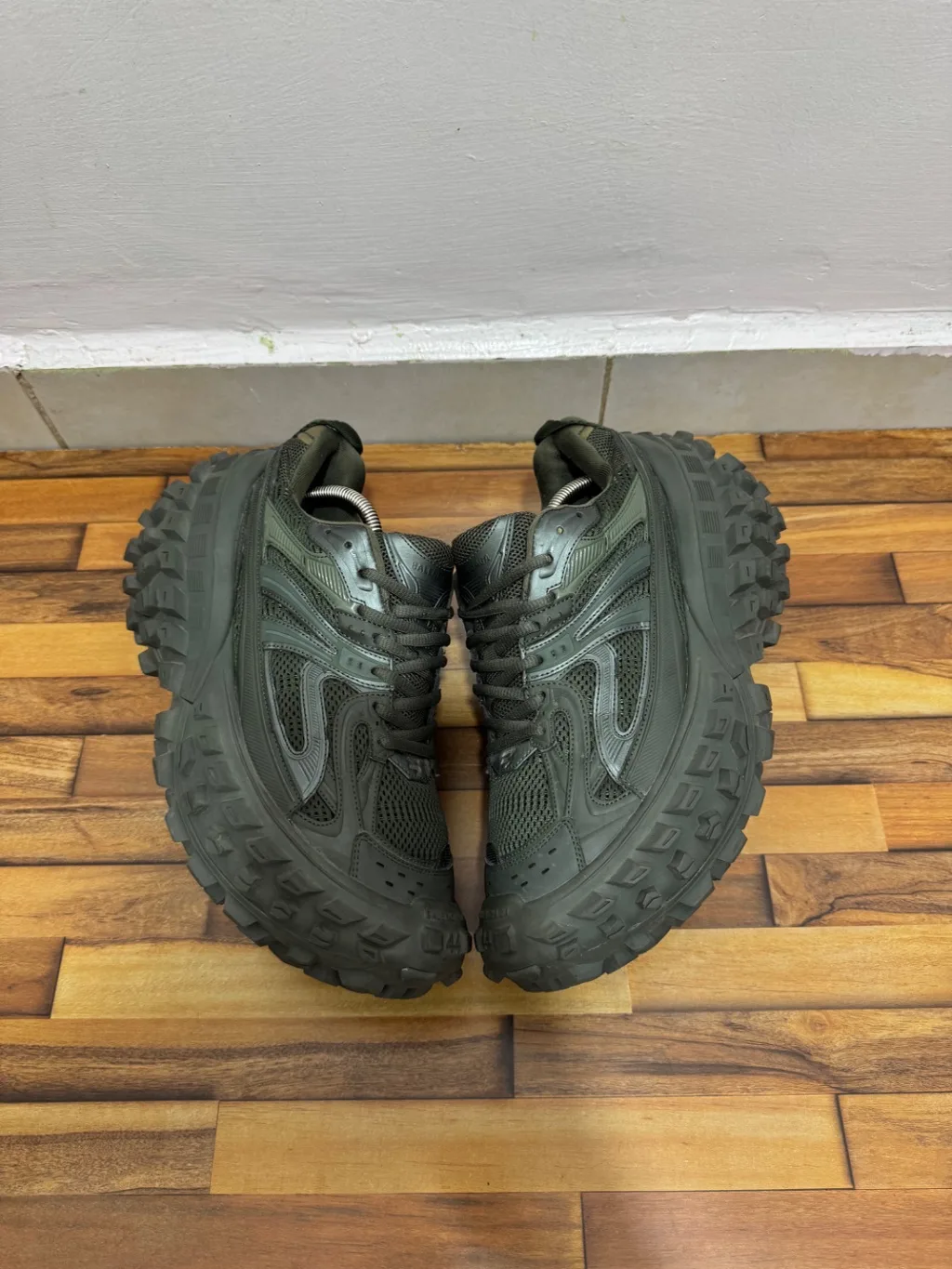 BALENCIAGA DEFENDERS