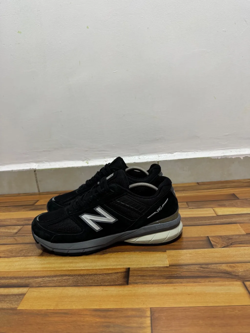 NEWBALANCE 990 🖤