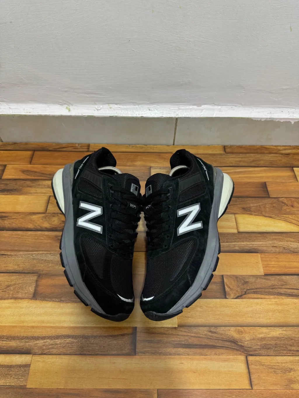 NEWBALANCE 990 🖤