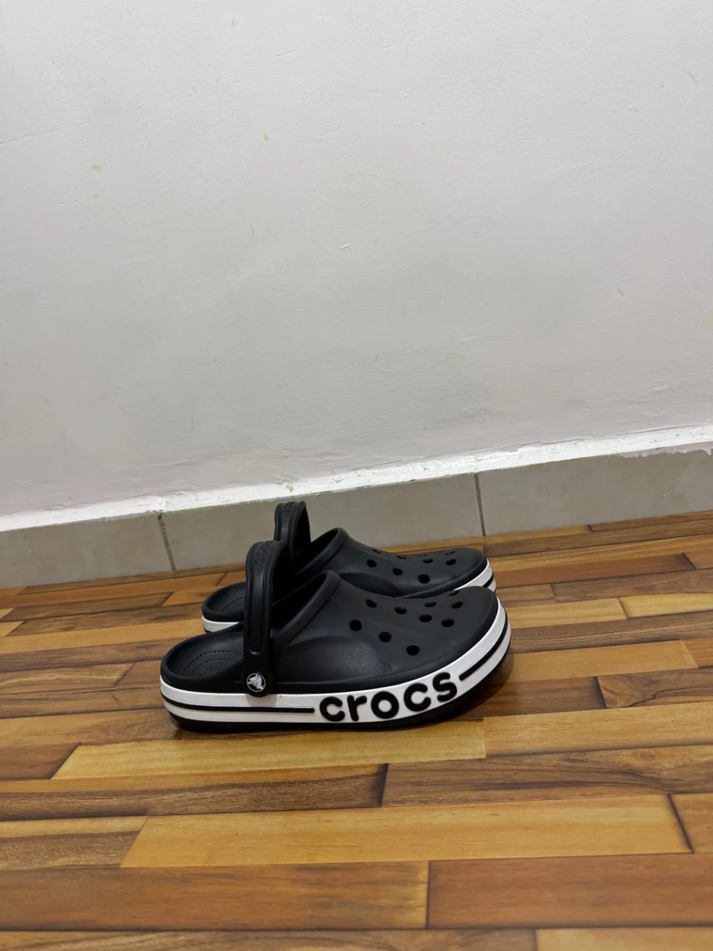 CROCS 🖤