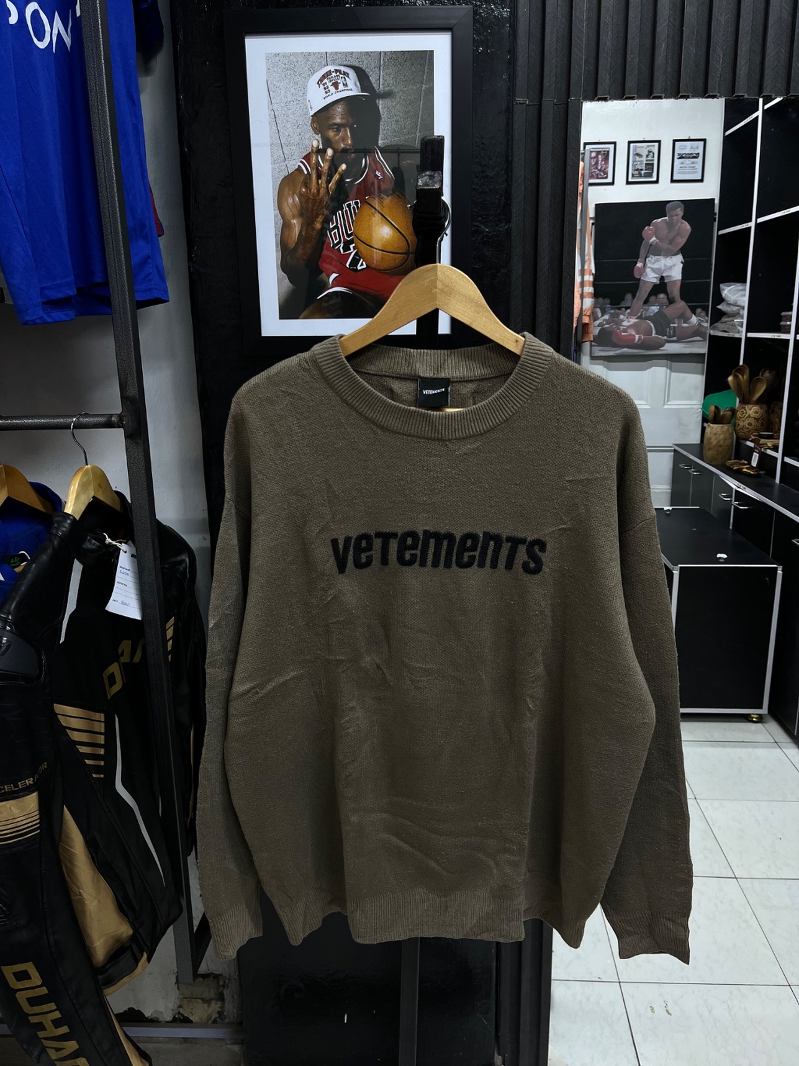 Vetements sweater