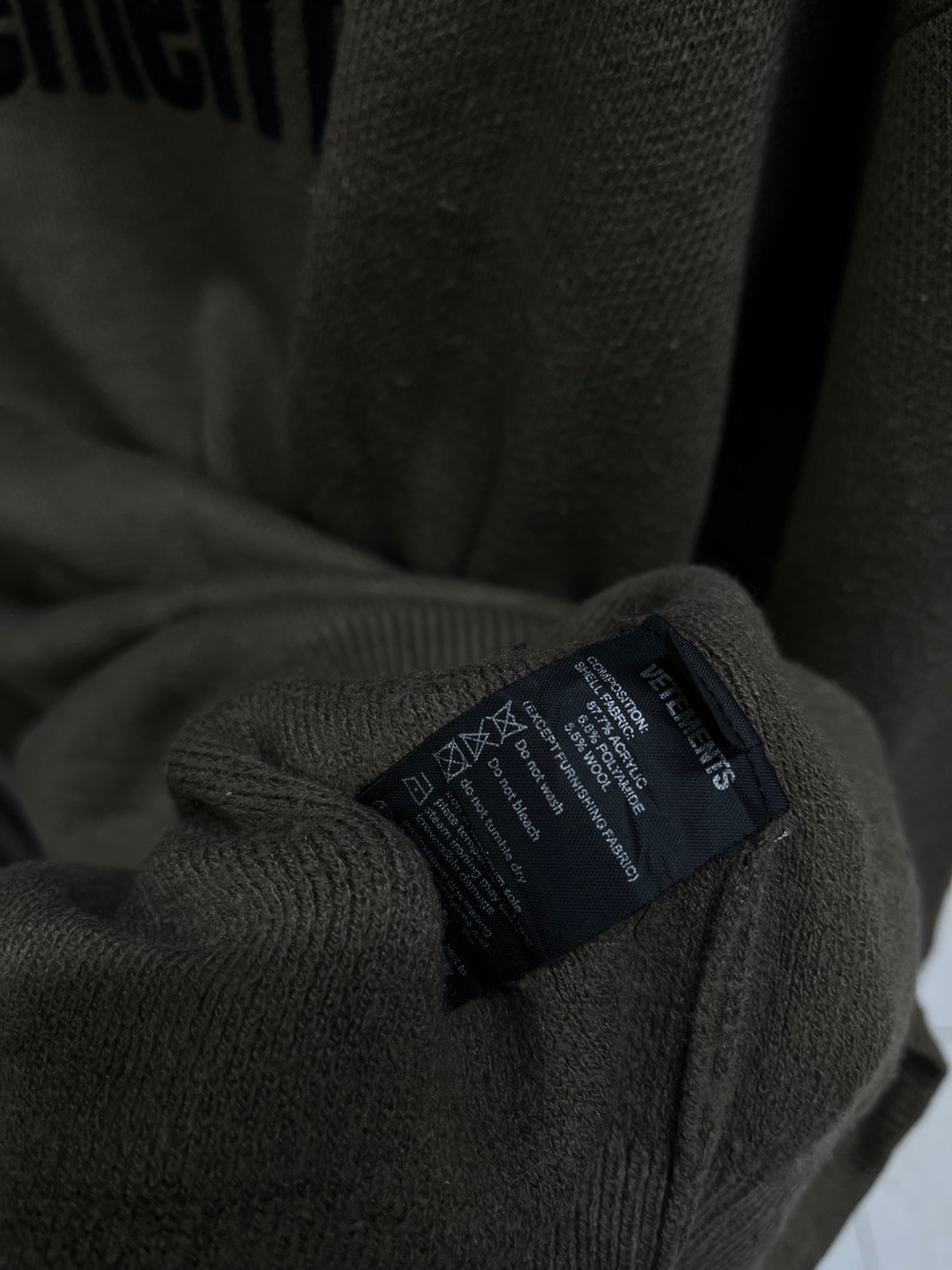 Vetements sweater