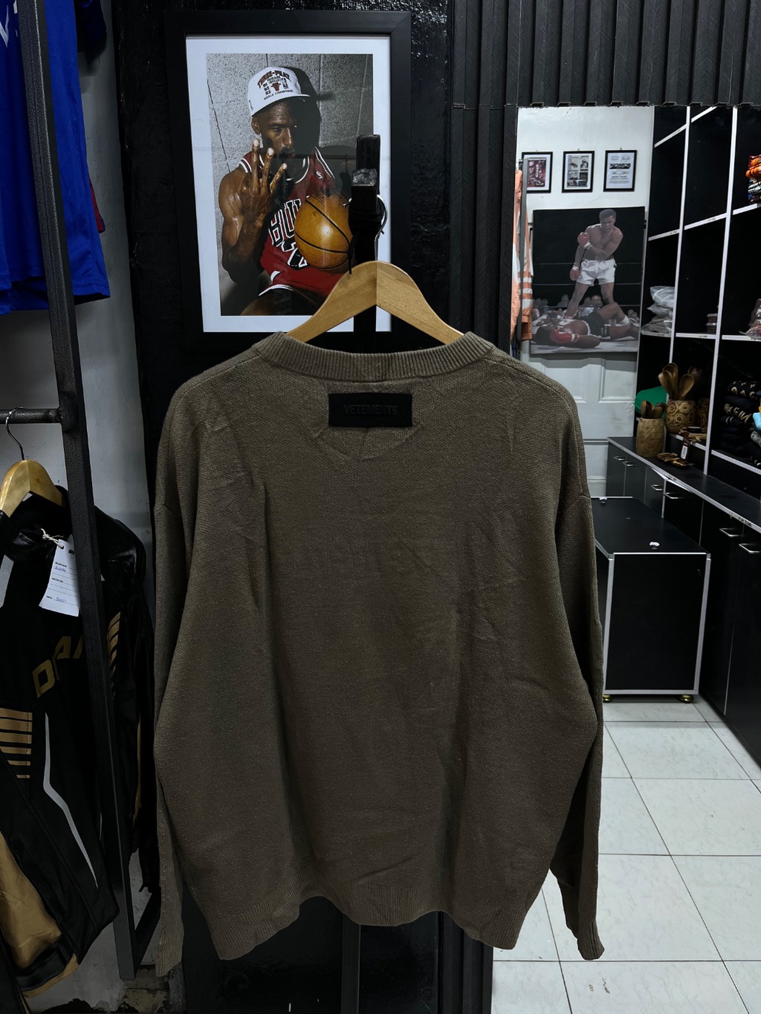 Vetements sweater