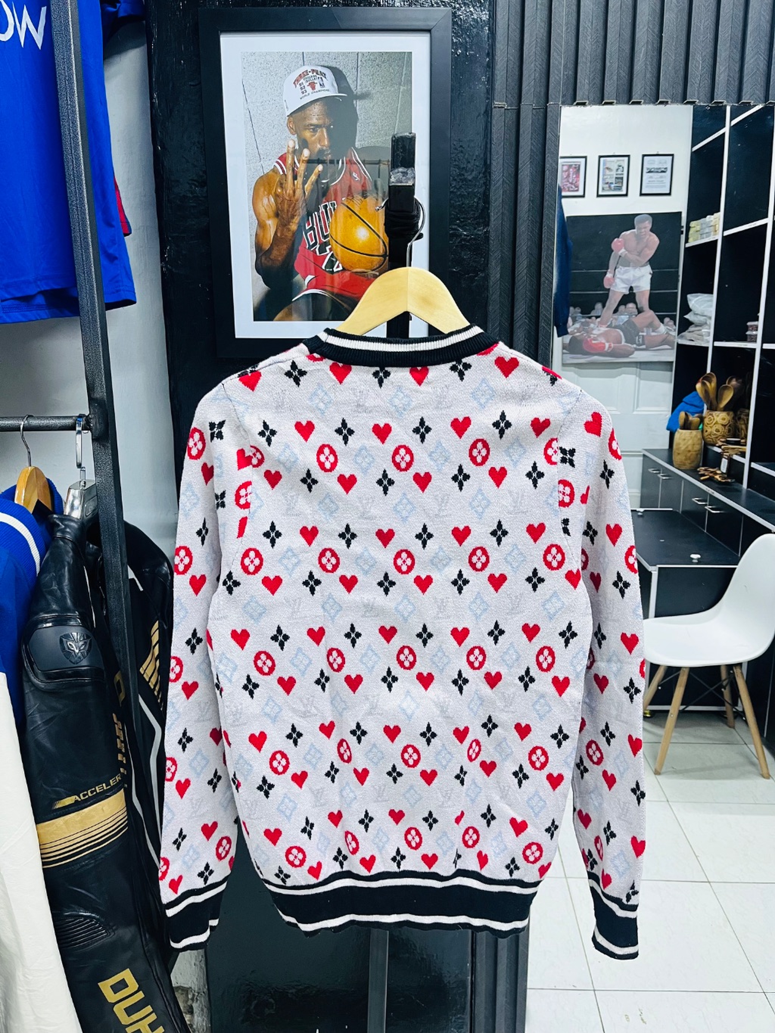 LV sweater