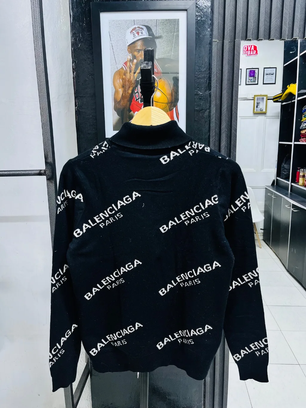 Balenciaga pull neck