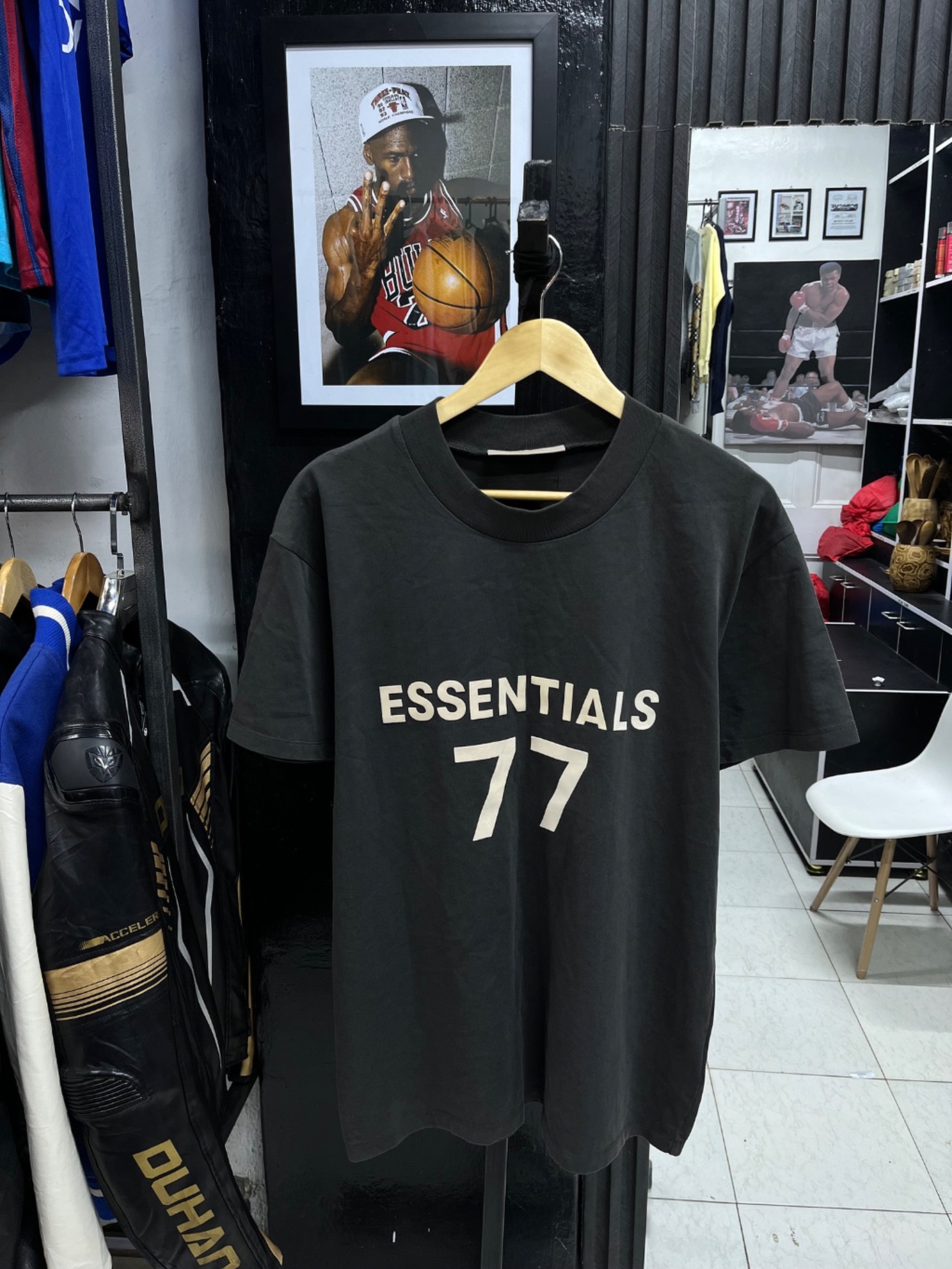 Essentials tshirt