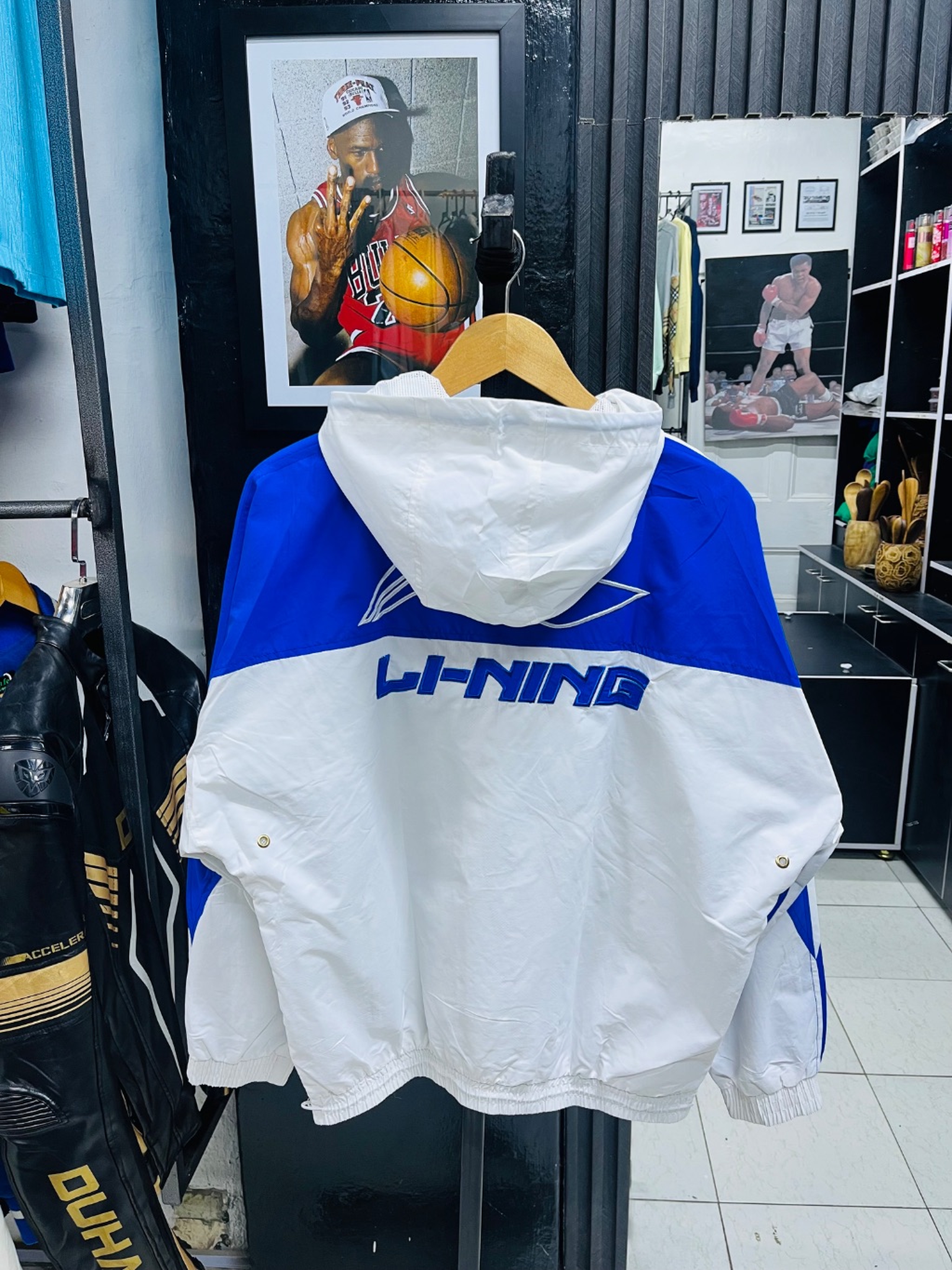 Li-ning kangaroo jacket