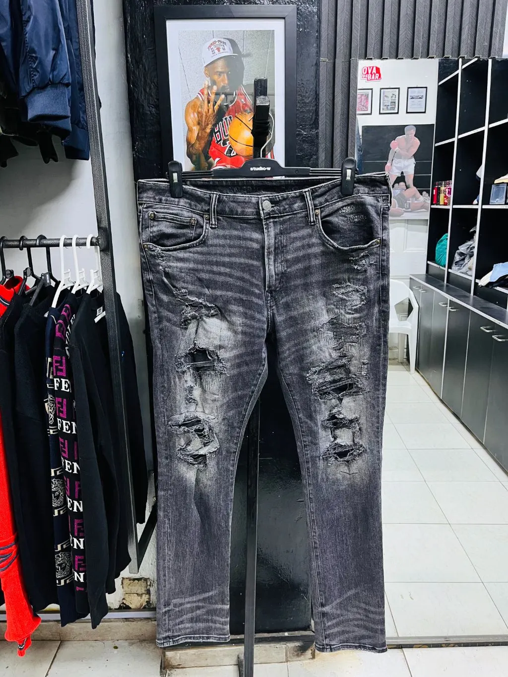 American Eagle Ragged jeans