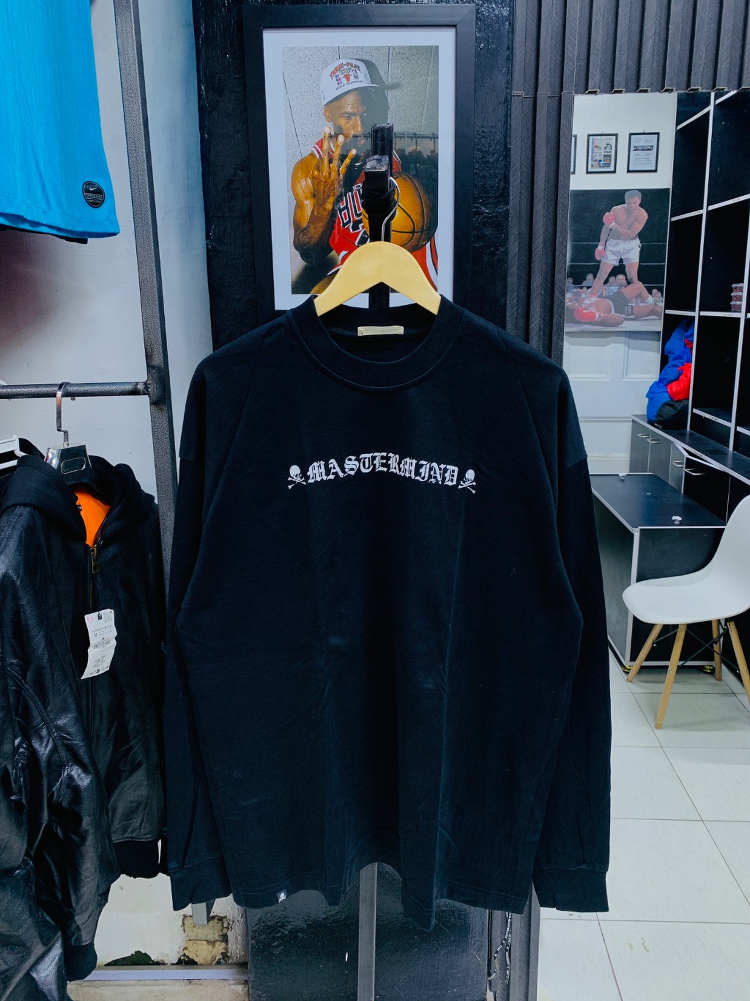 Sweatshirt