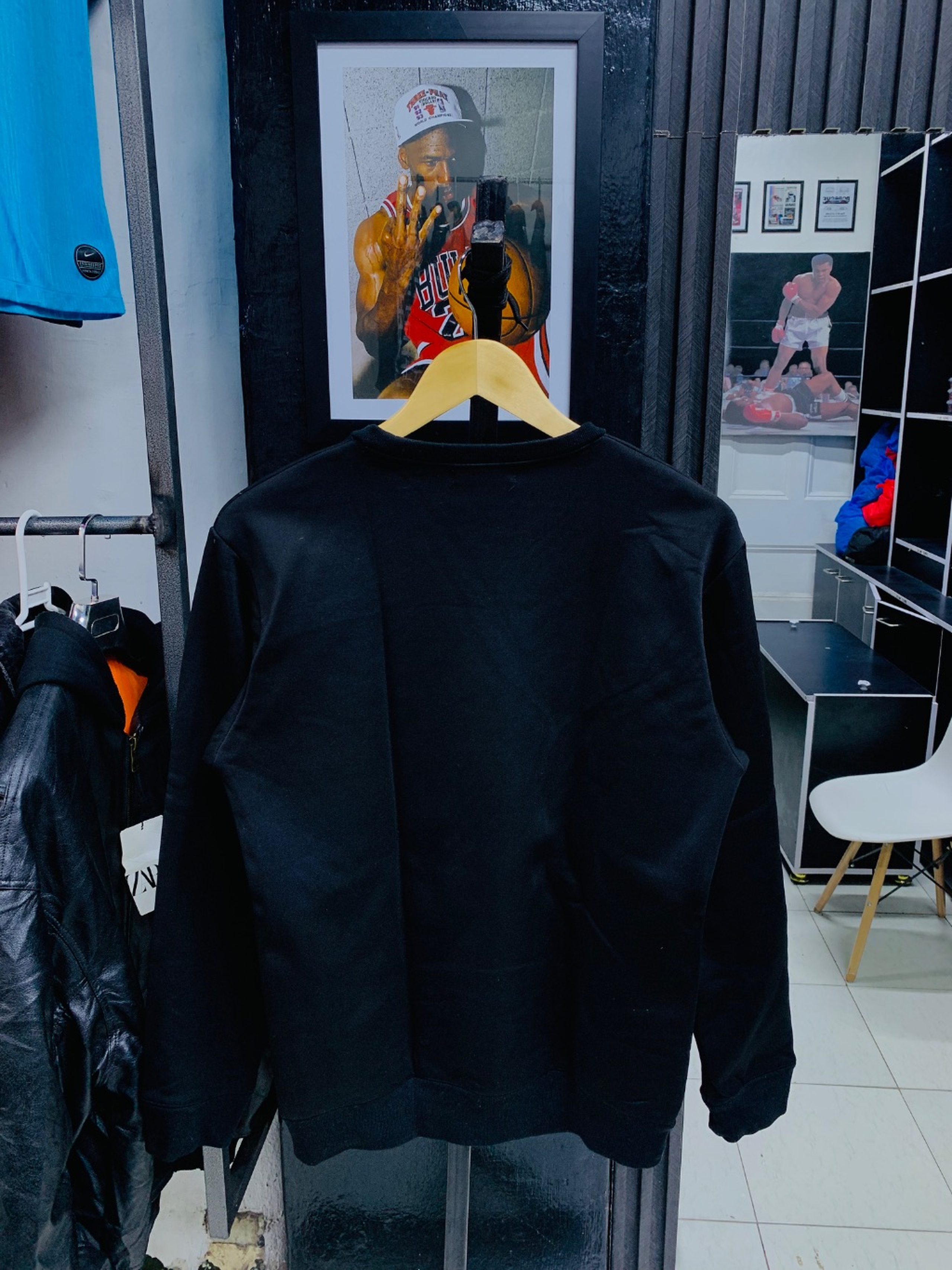 Sweatshirt