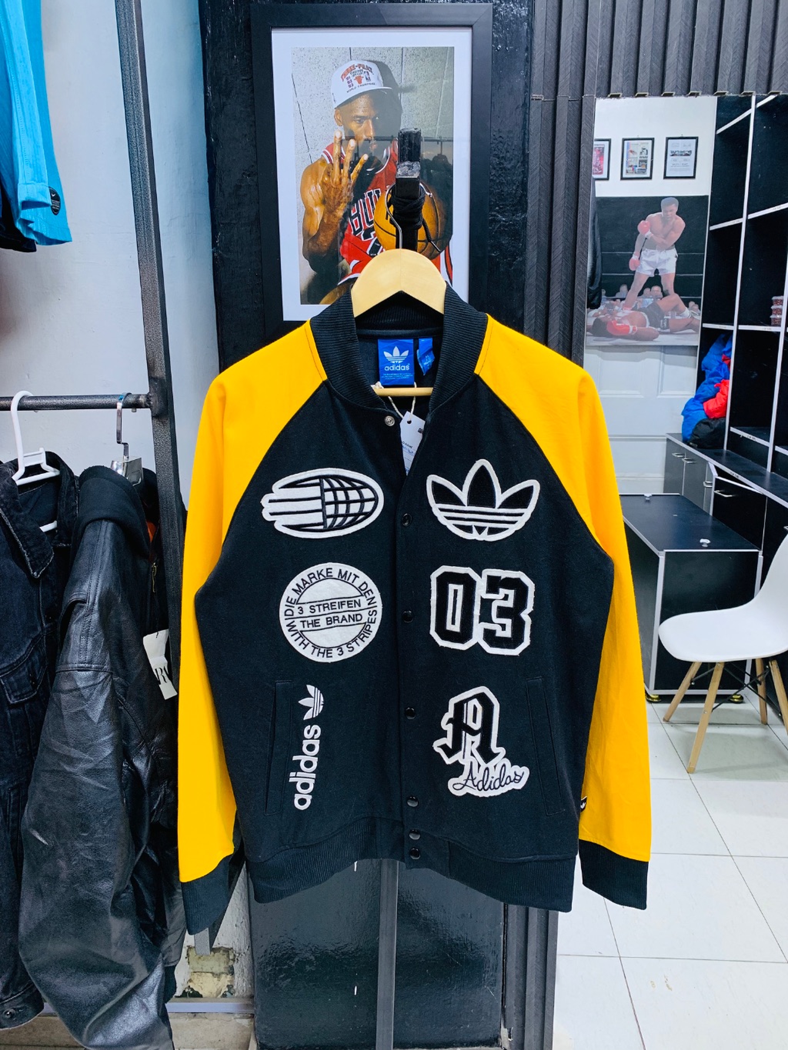 Bomber jacket
