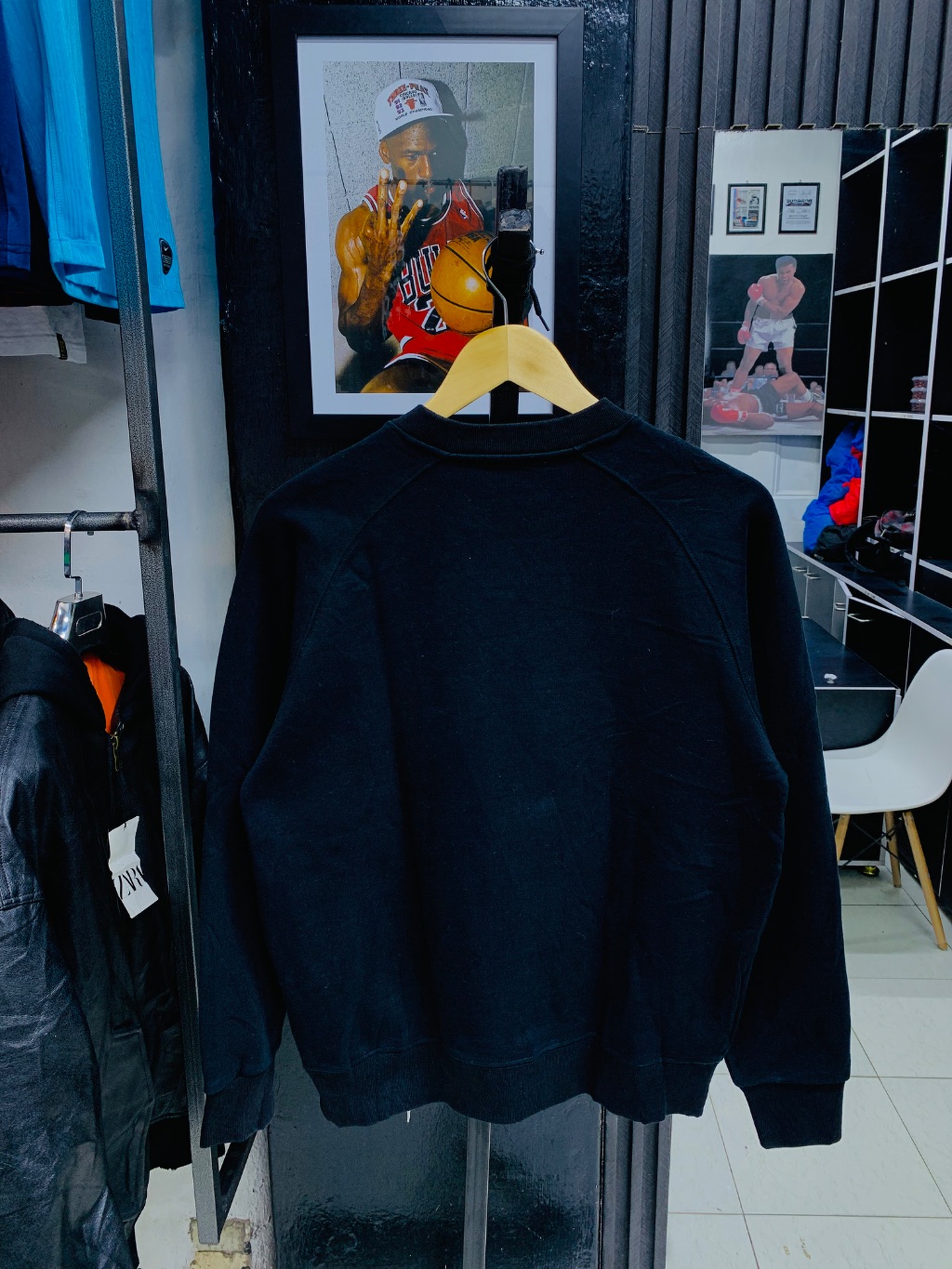 Sweatshirt