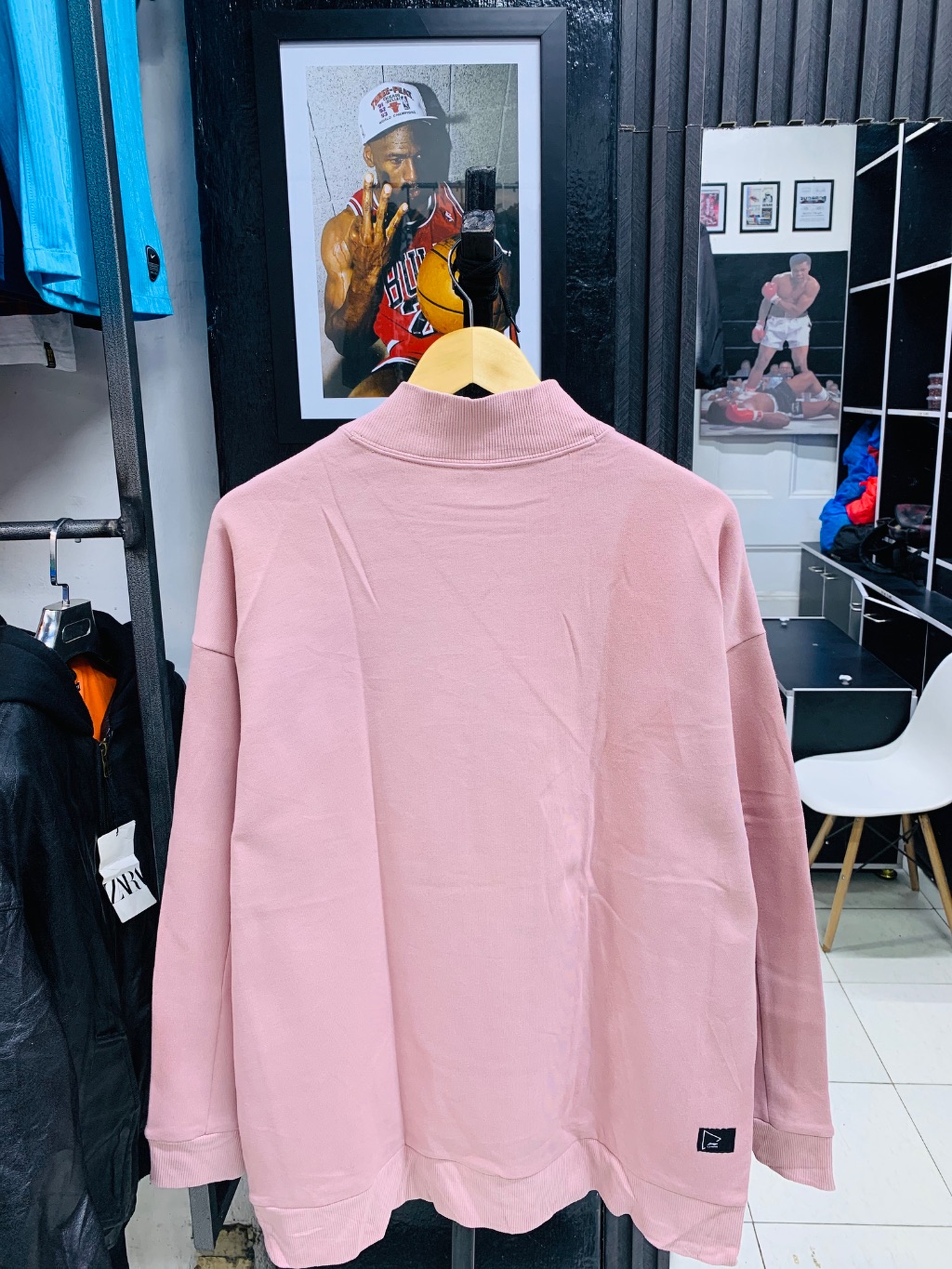 Sweatshirt