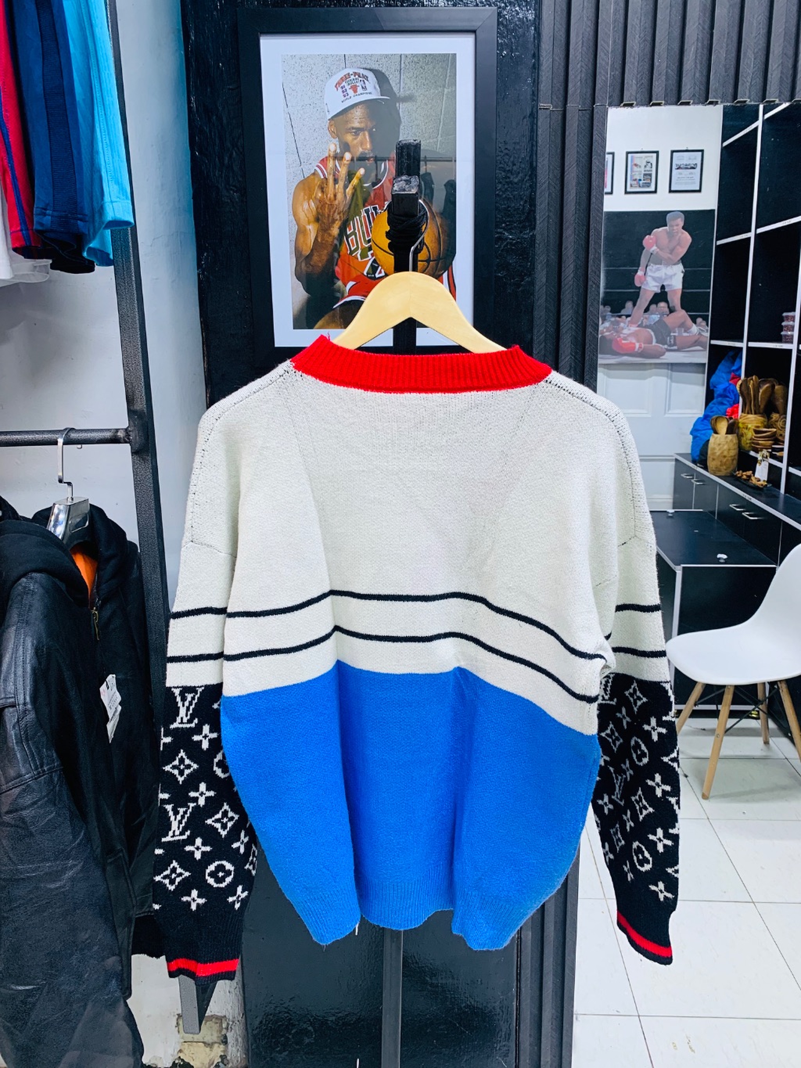 LV sweater
