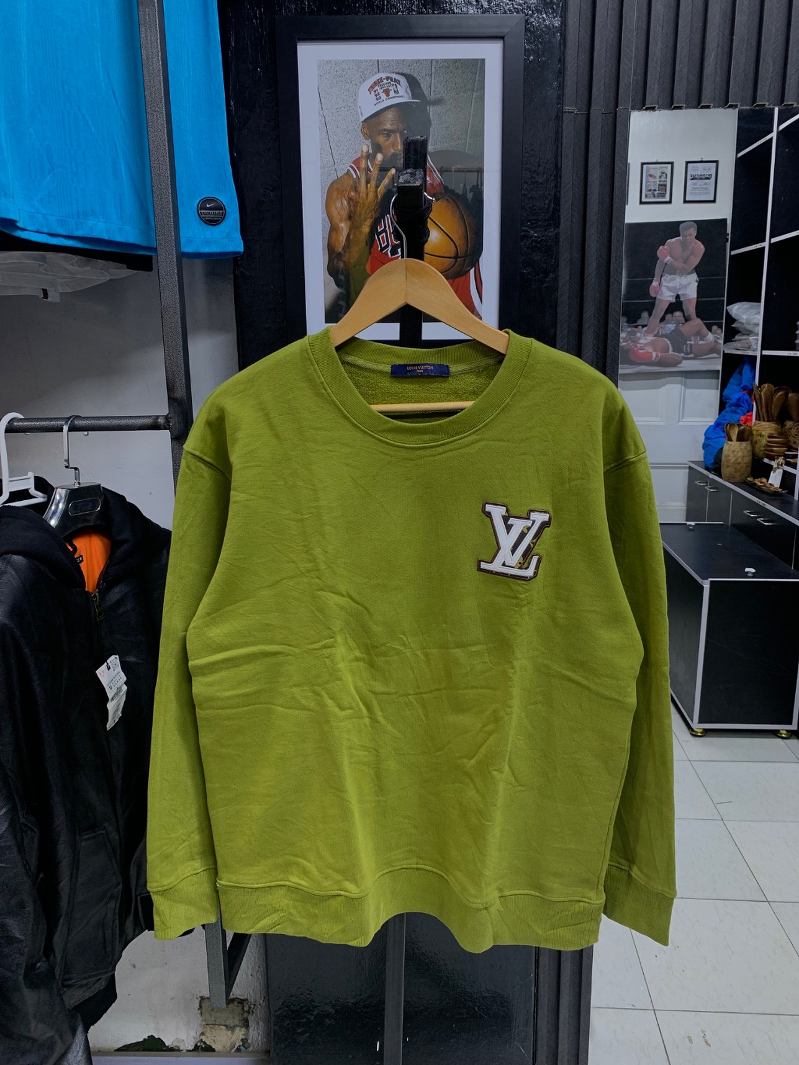 LV sweatshirt 
