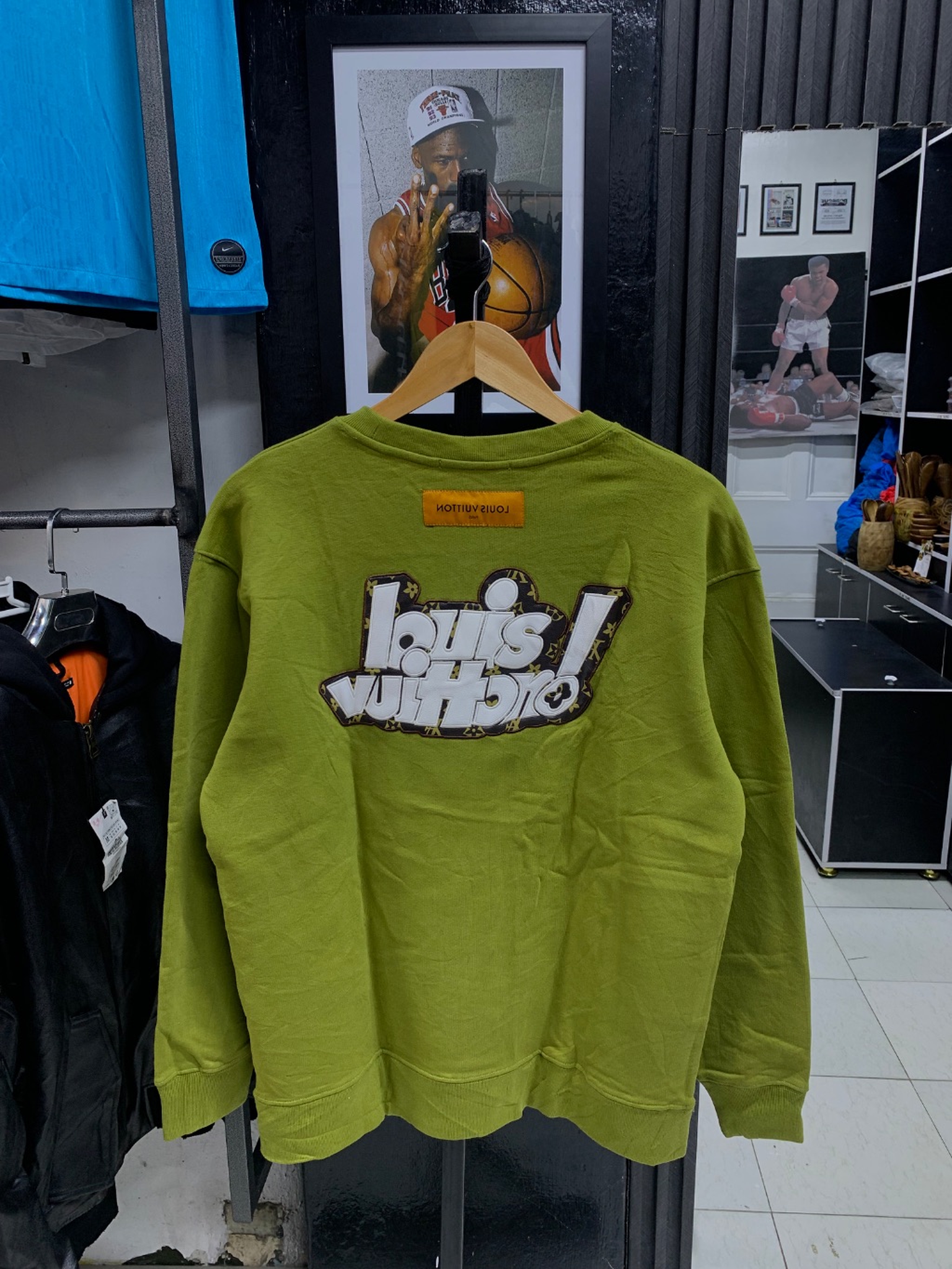 LV sweatshirt 