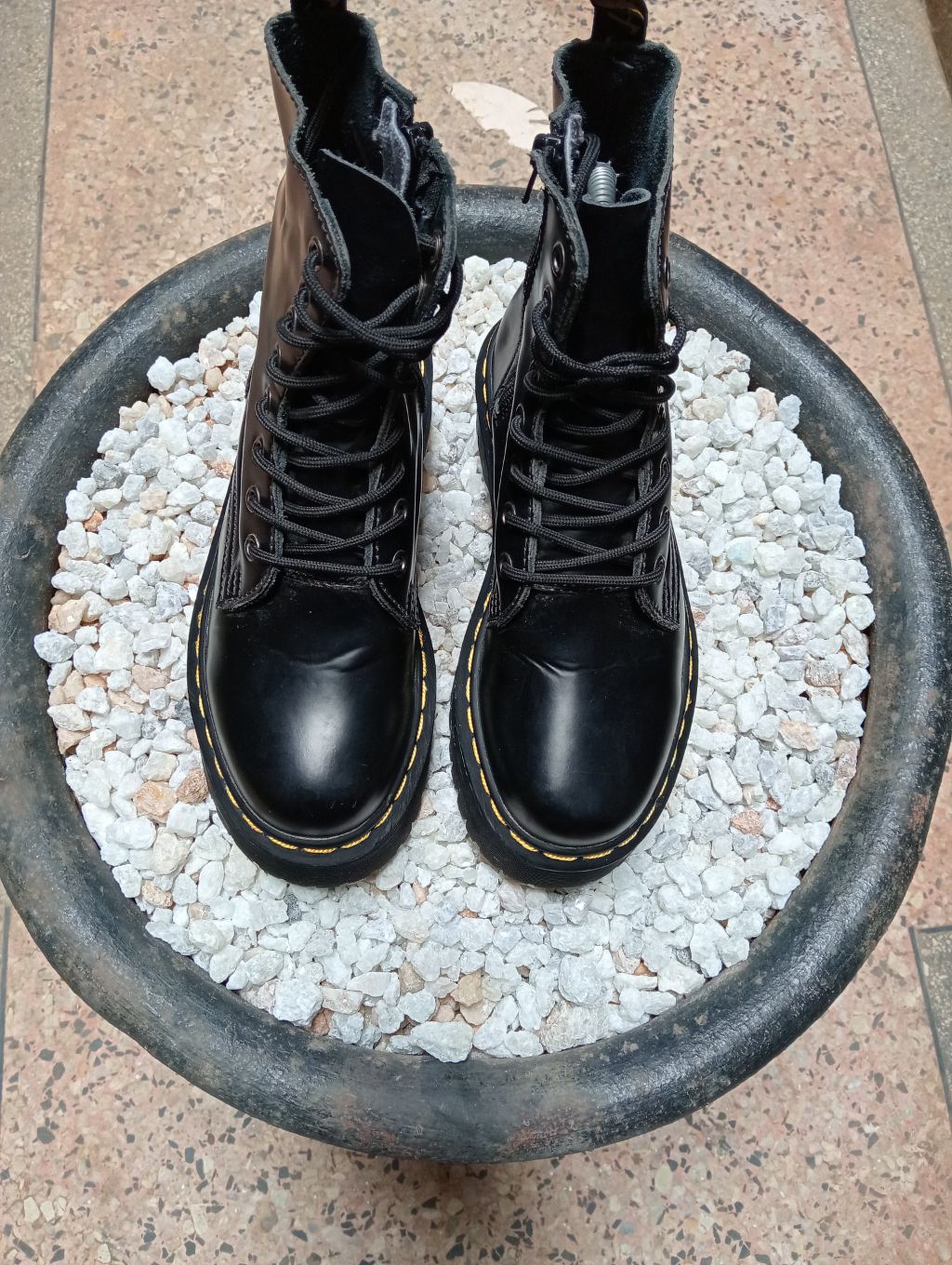 DR MARTENS 🖤