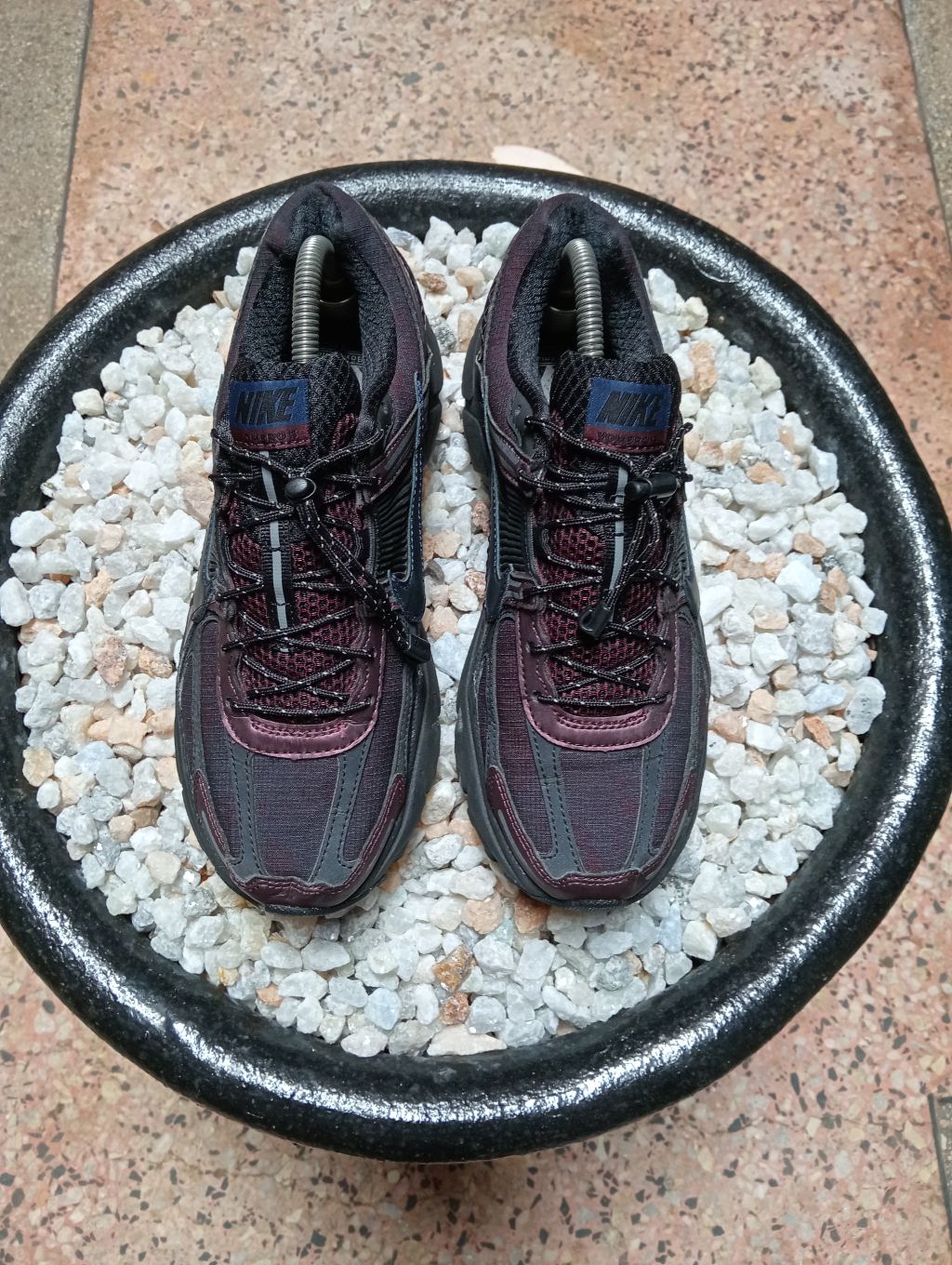 NIKE VOMERO 5 