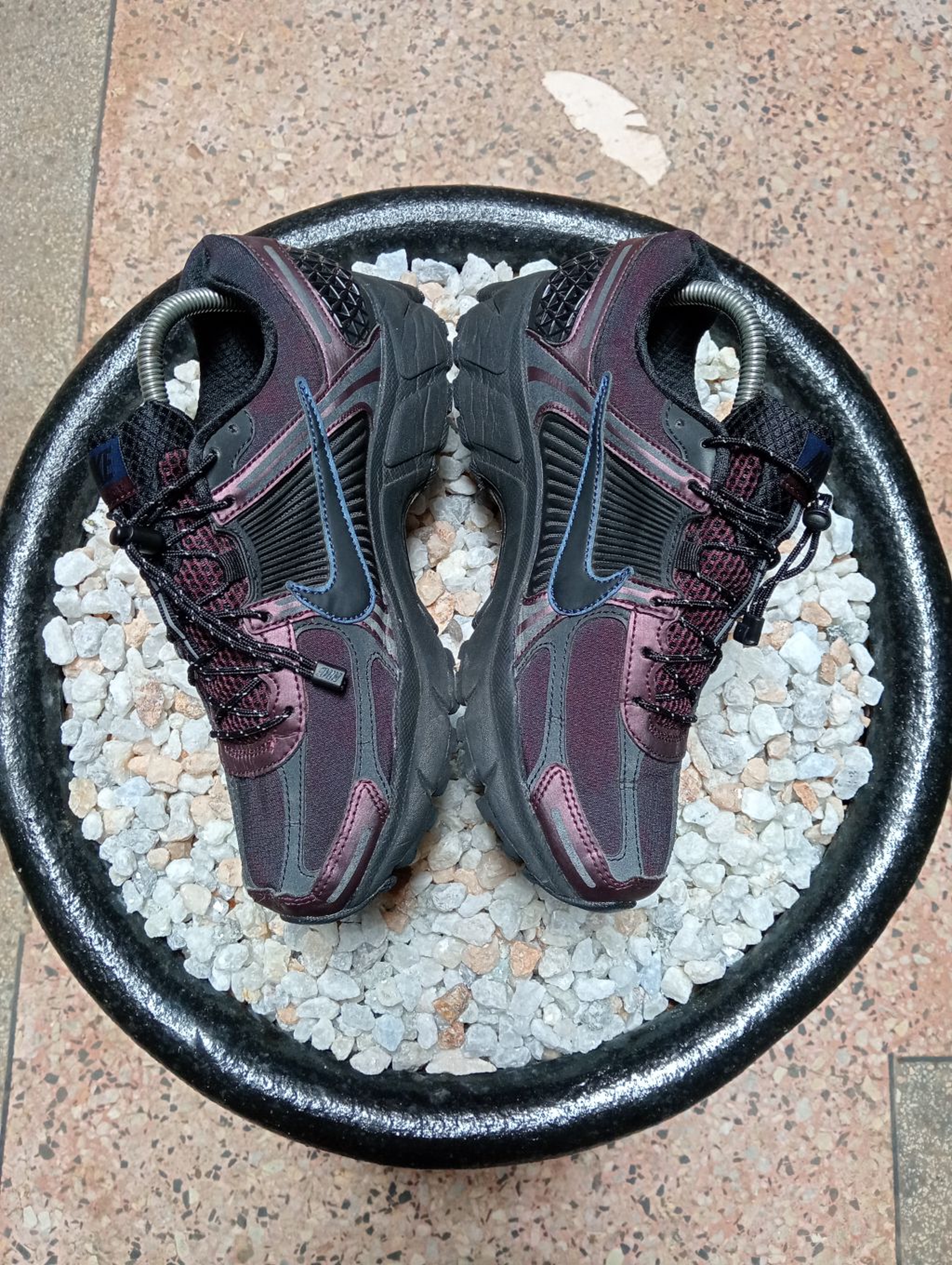 NIKE VOMERO 5 
