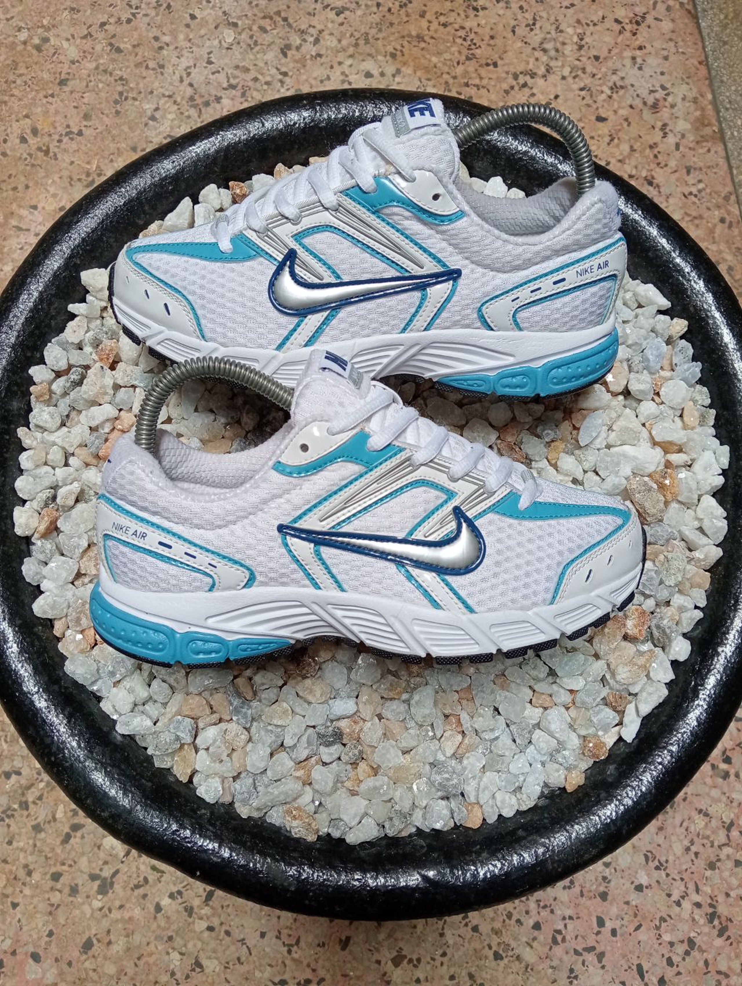 NIKE VOMERO 