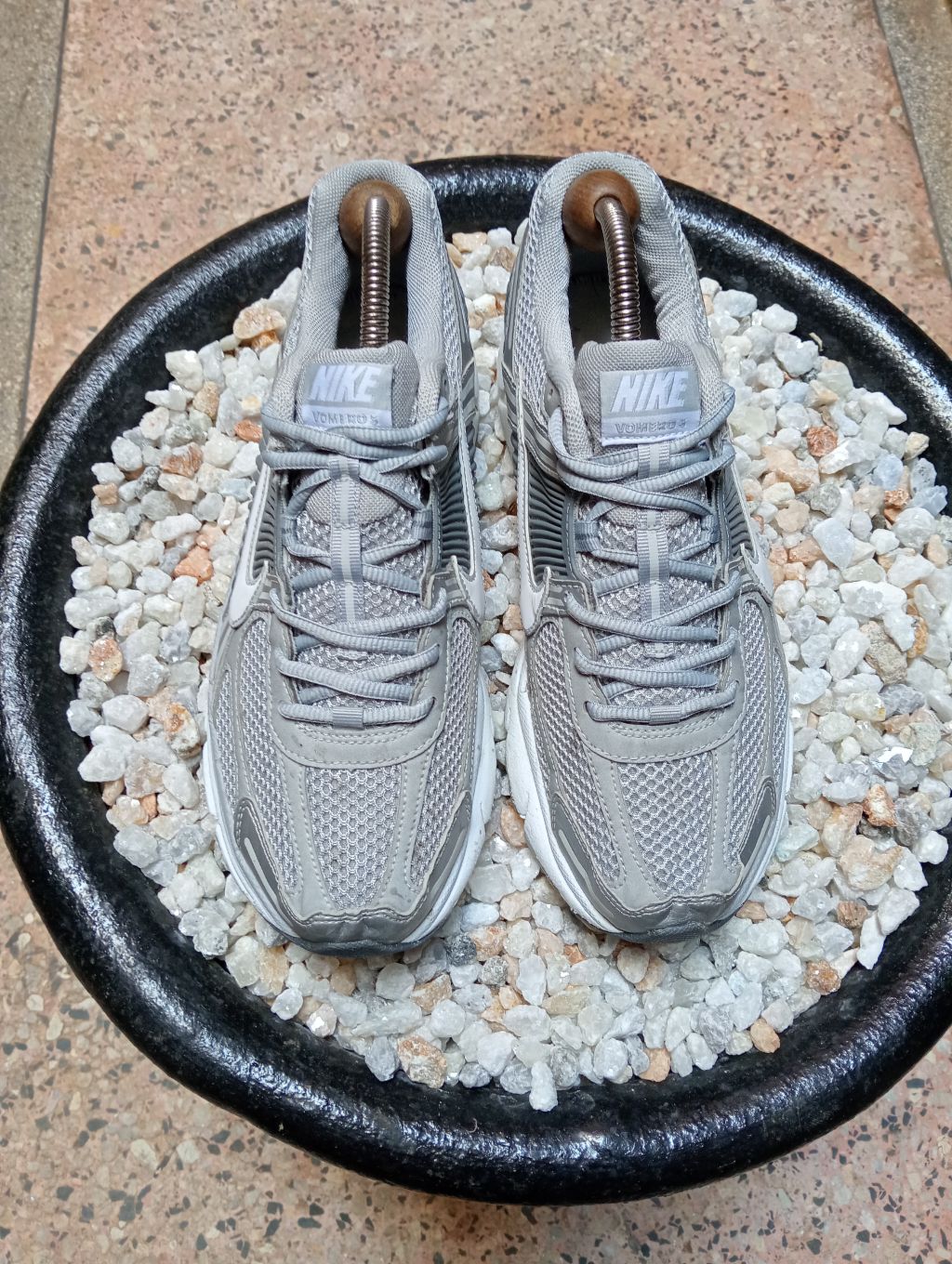 NIKE VOMERO 5 