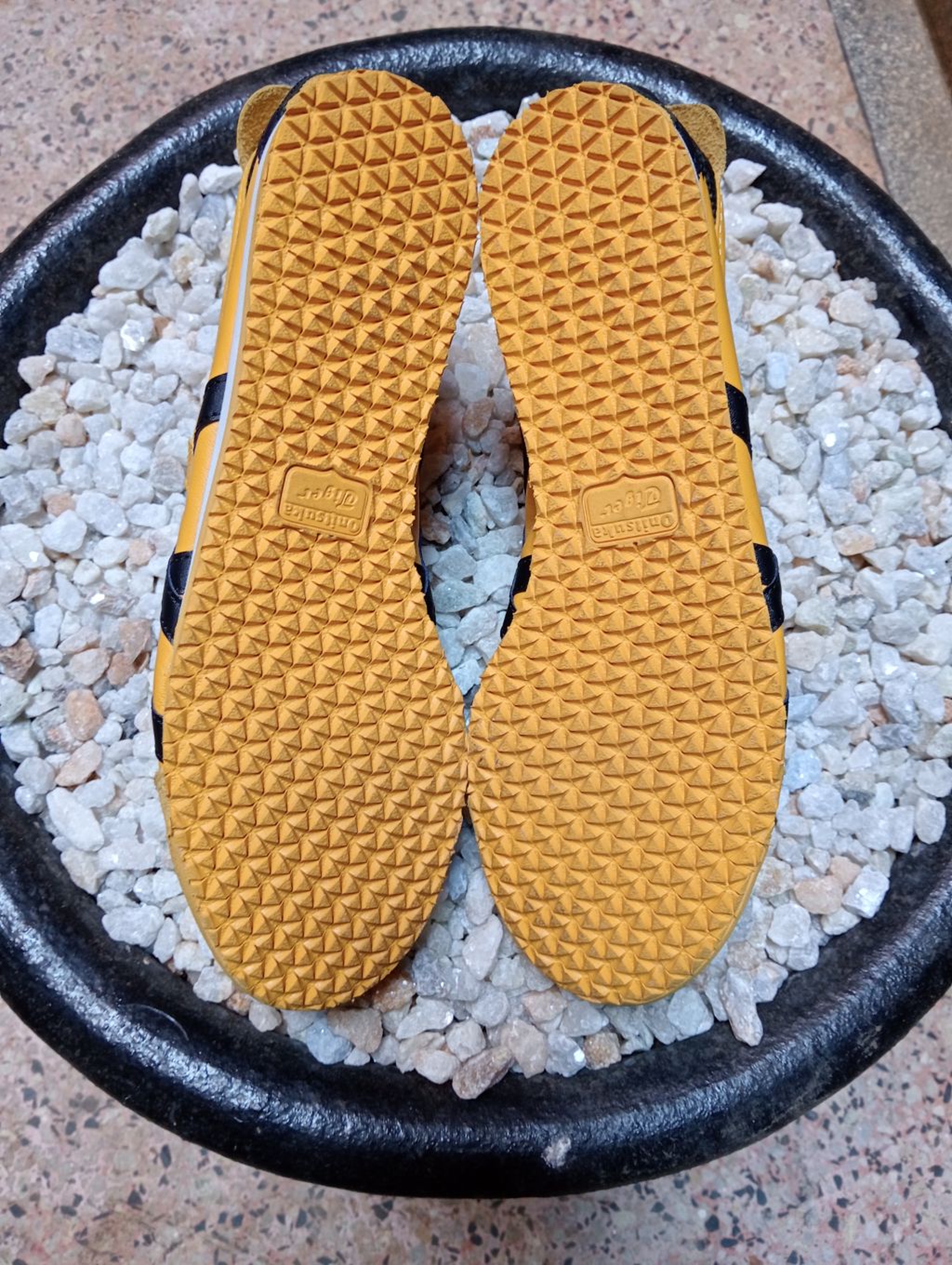 ONITSUKA TIGER 