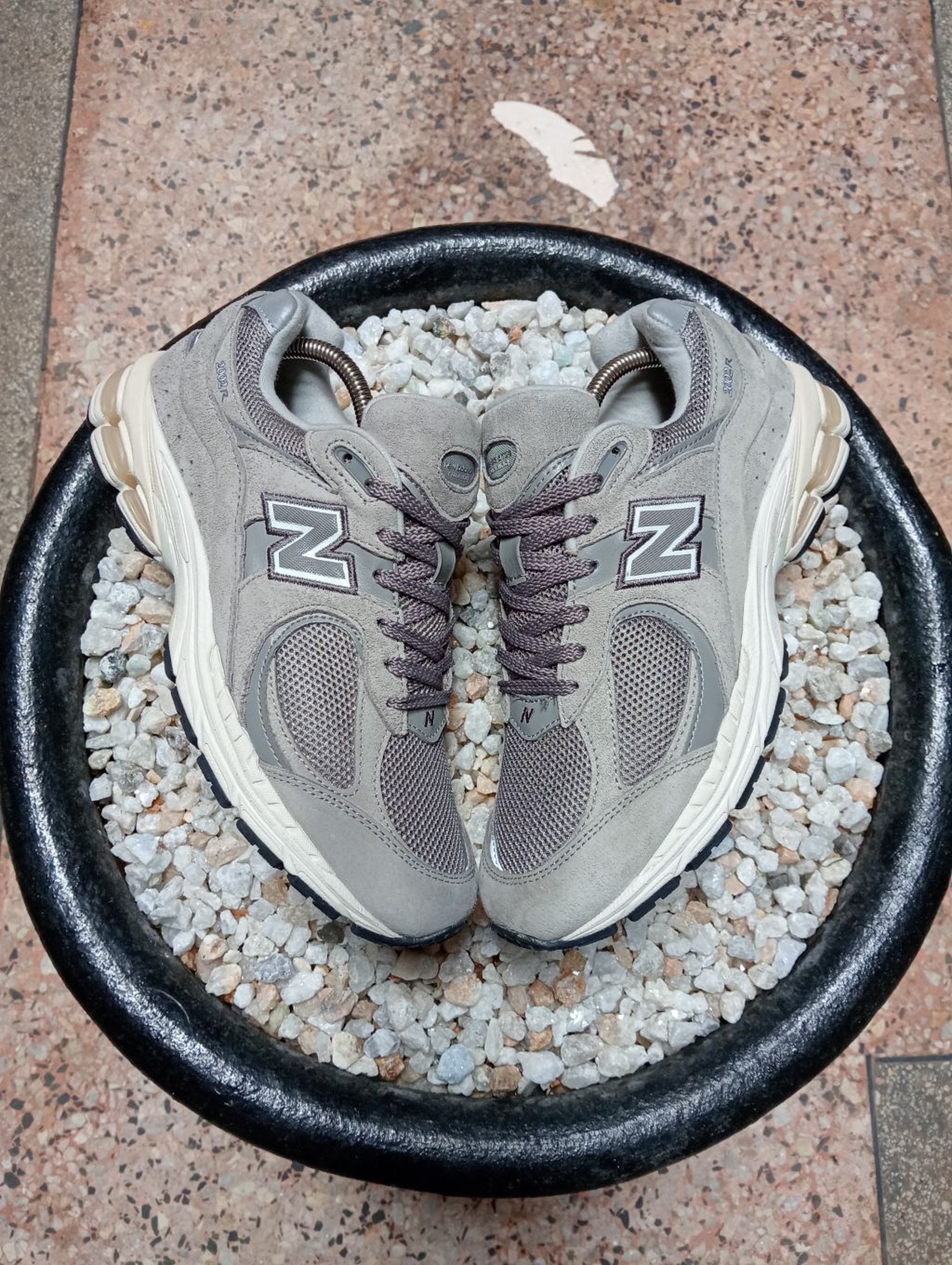 NEWBALANCE 2002R