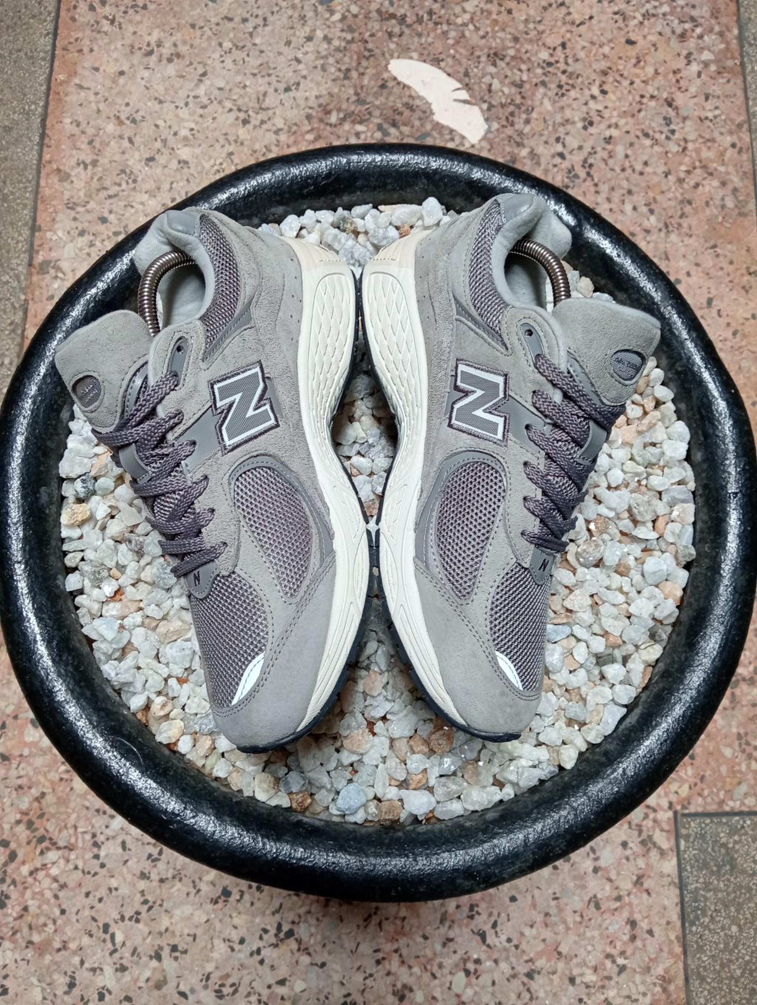 NEWBALANCE 2002R