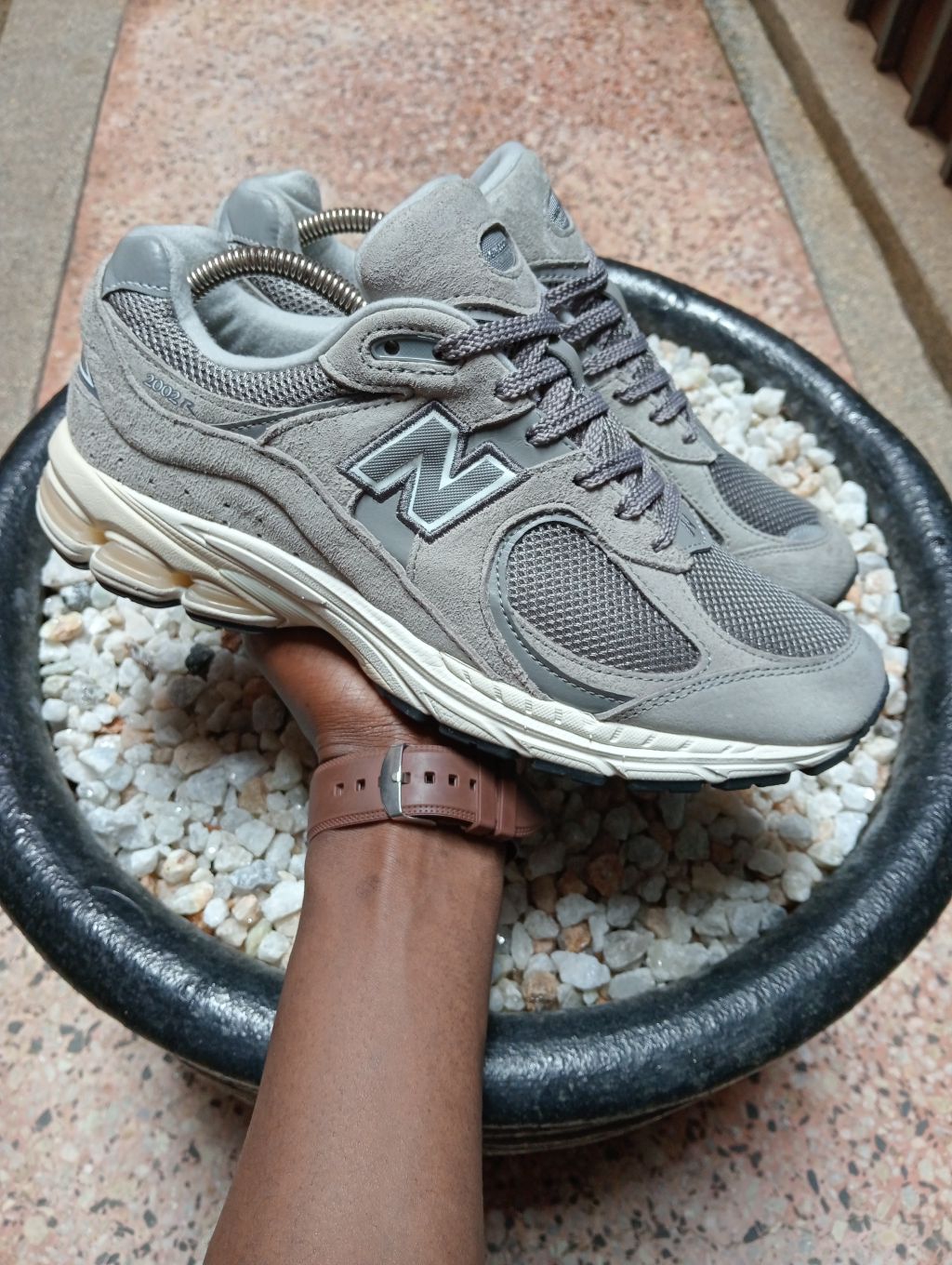 NEWBALANCE 2002R