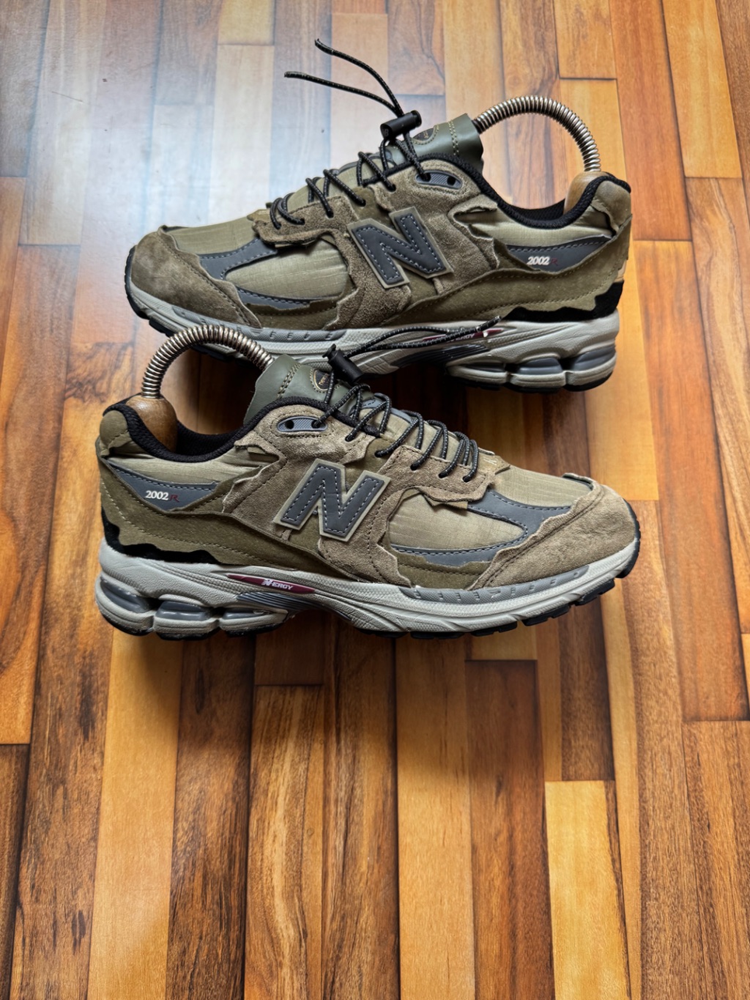 NEWBALANCE 2002R