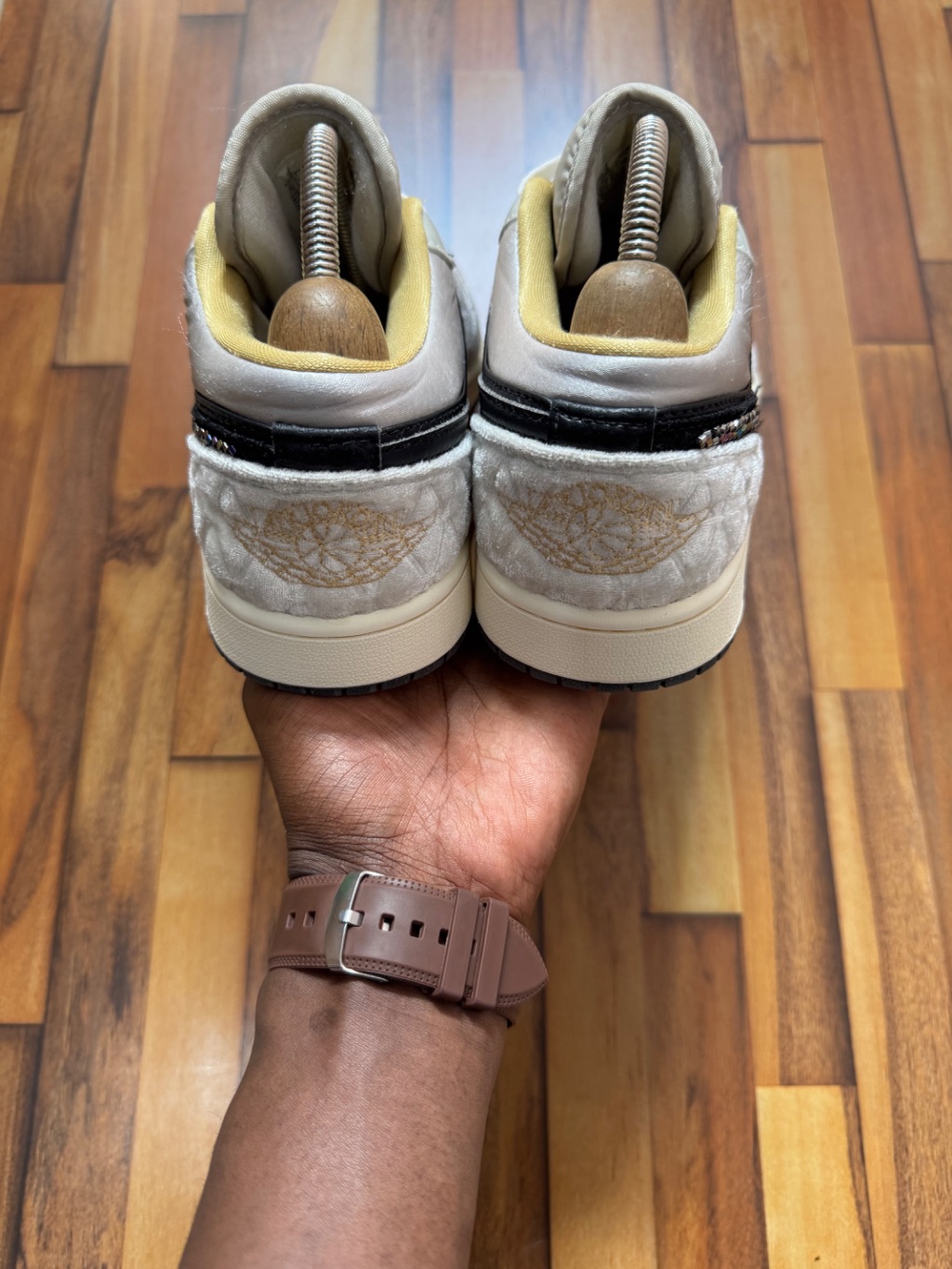 NIKE AIR JORDAN 1 LOW 