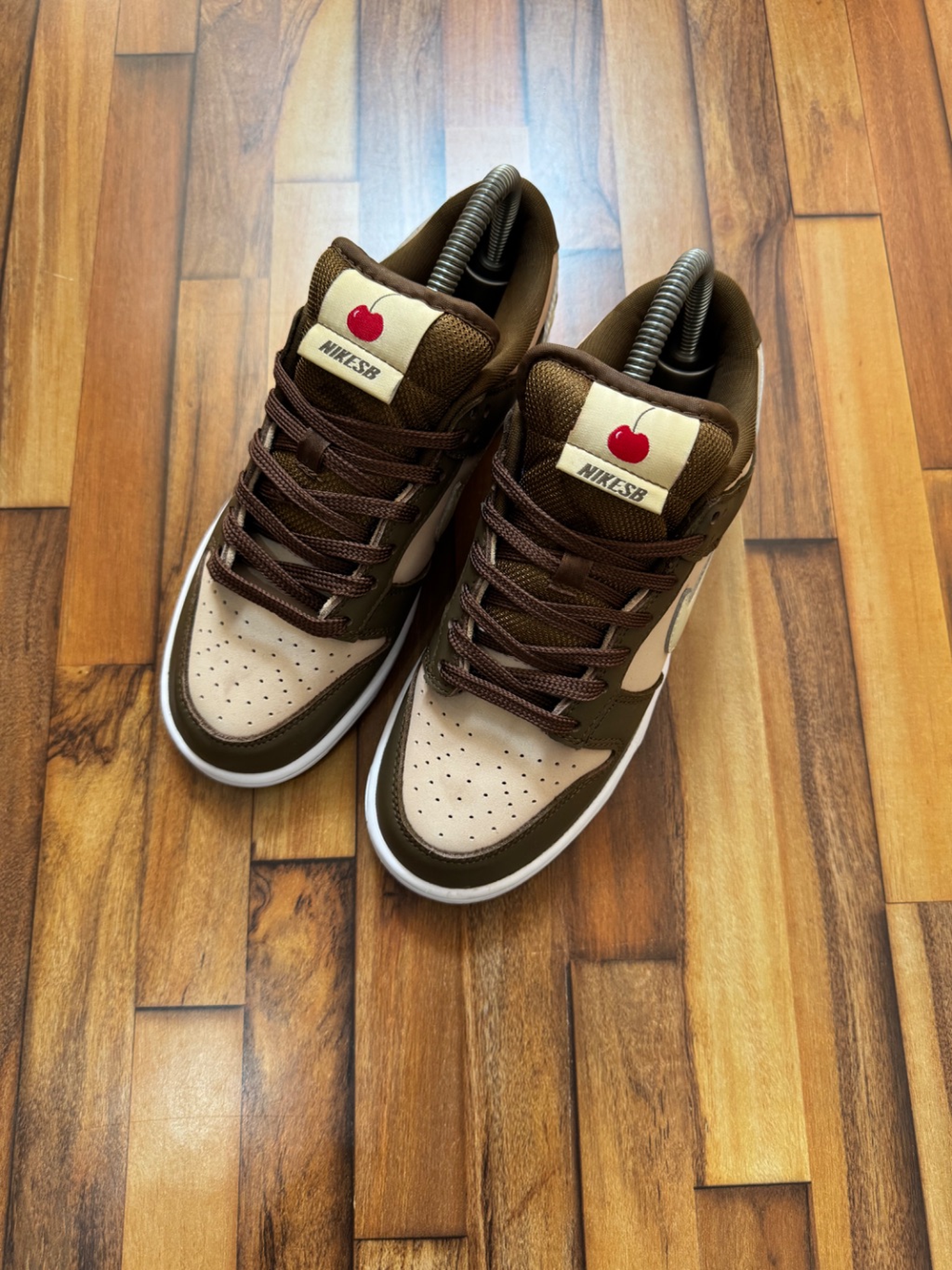 NIKE SB DUNKS CHERRY 