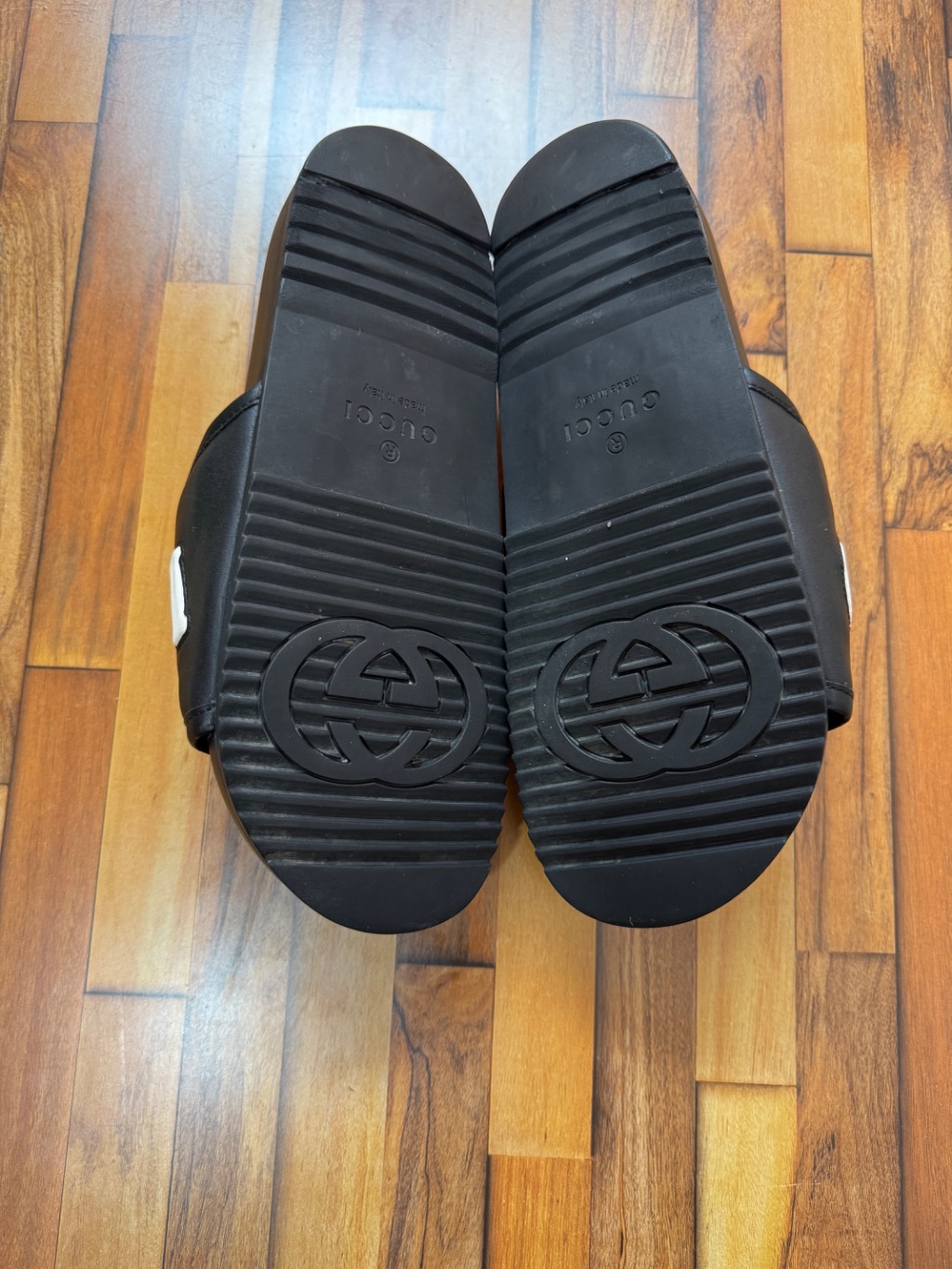 GUCCI SLIDES 🖤
