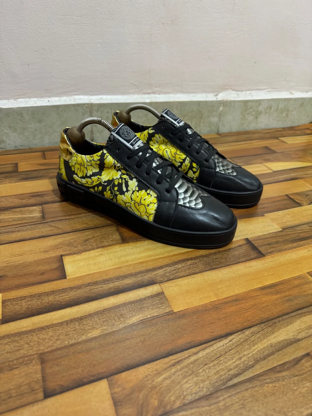 VERSACE