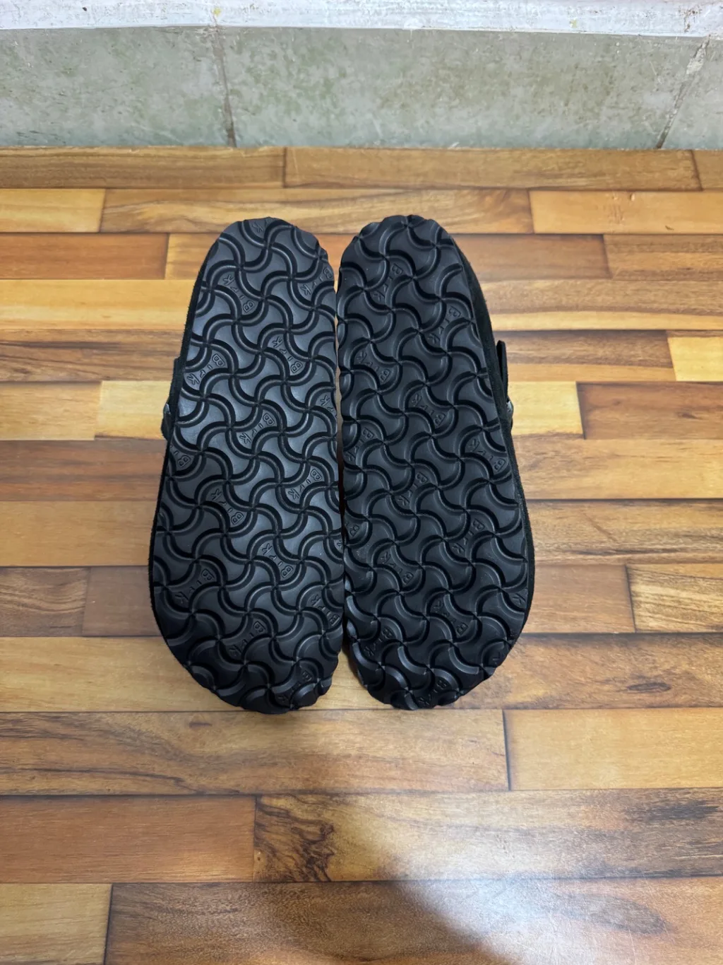 BIRKENSTOCK LONDON CLOGS