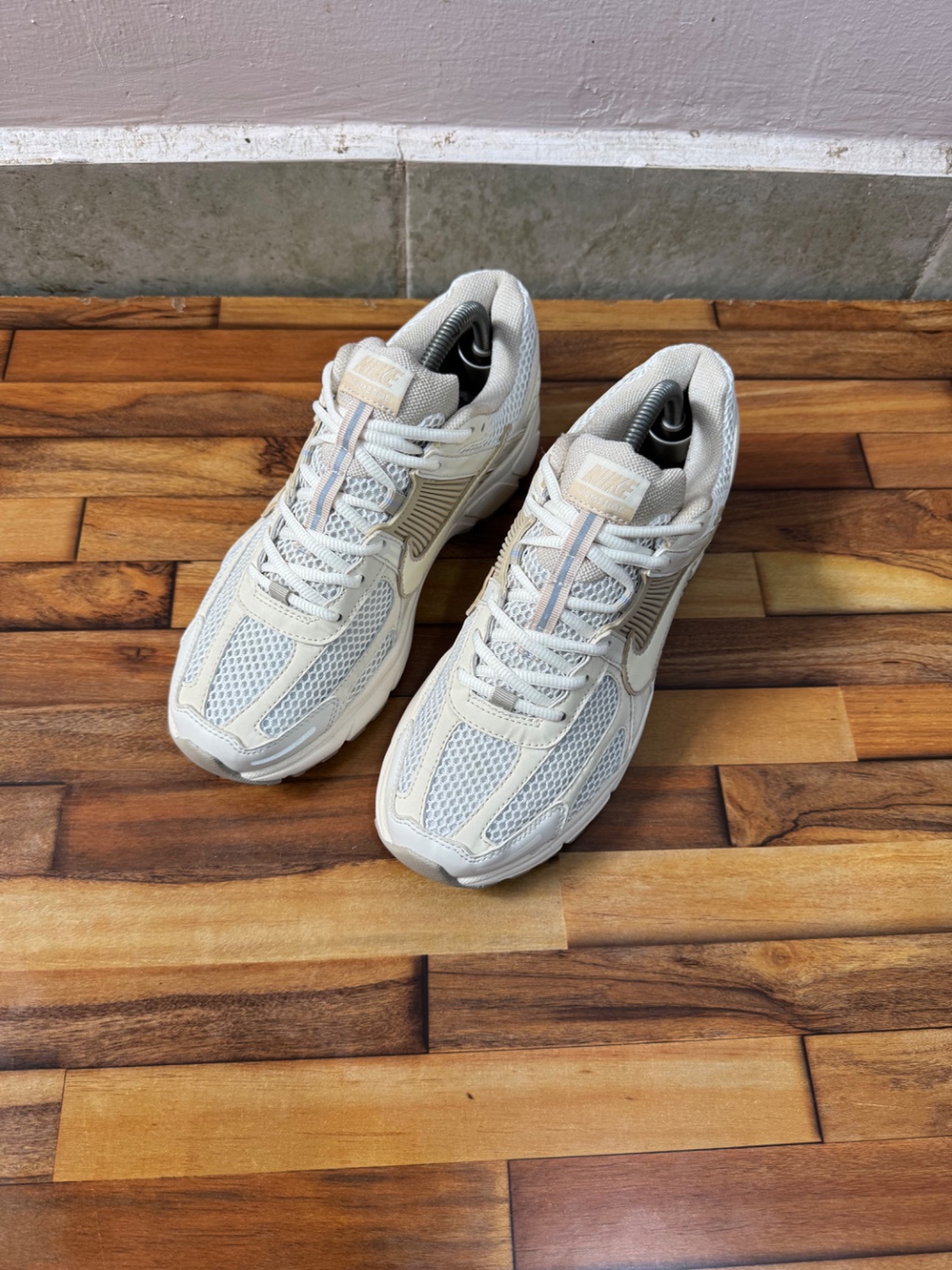 NIKE VOMERO 5